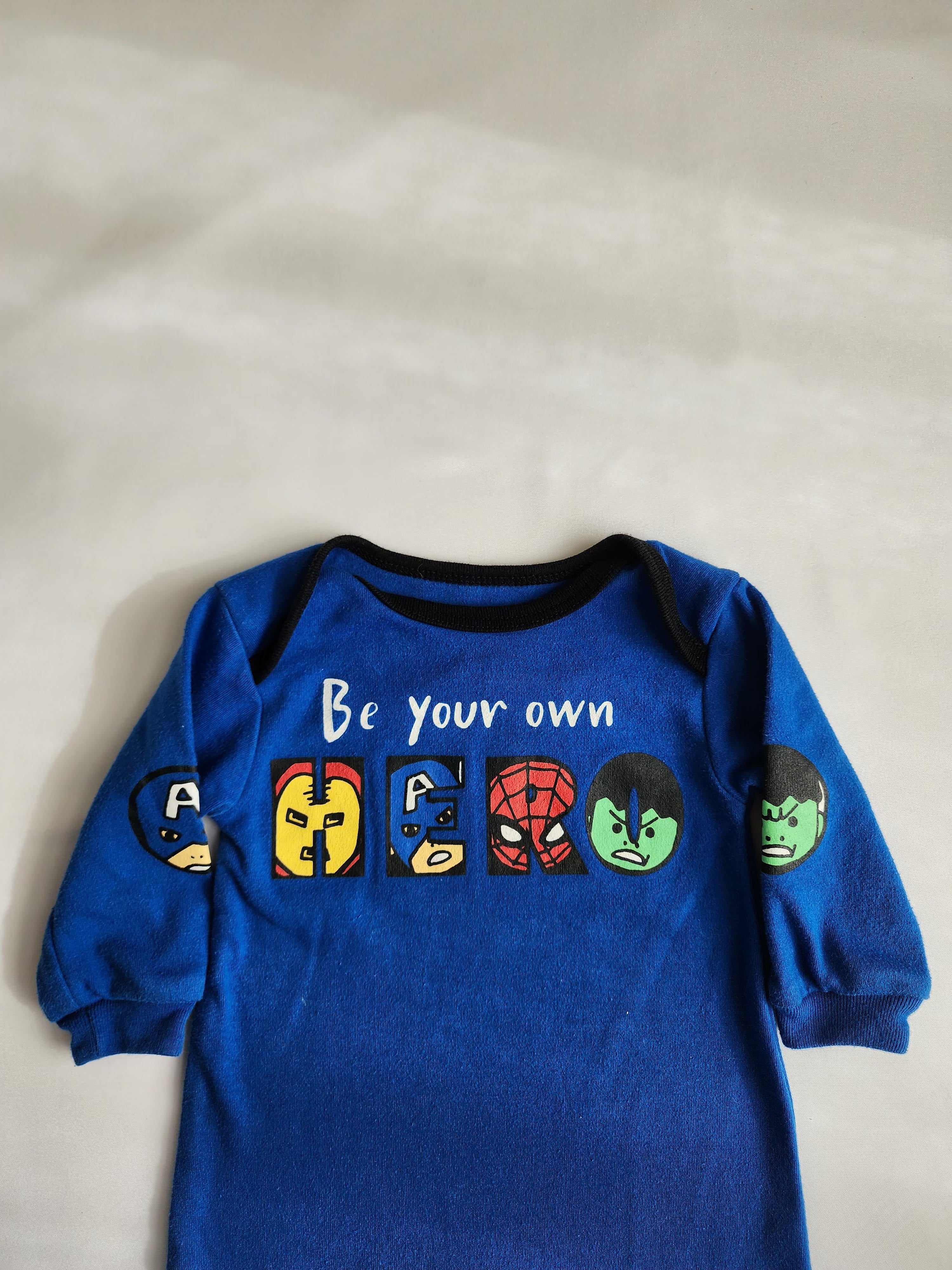 Body Marvel – 3 mois – motifs super-héros – Très bon état