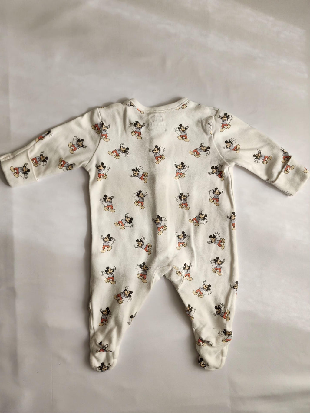Pyjama Primark x Disney Baby – 0-3 mois – Très bon état
