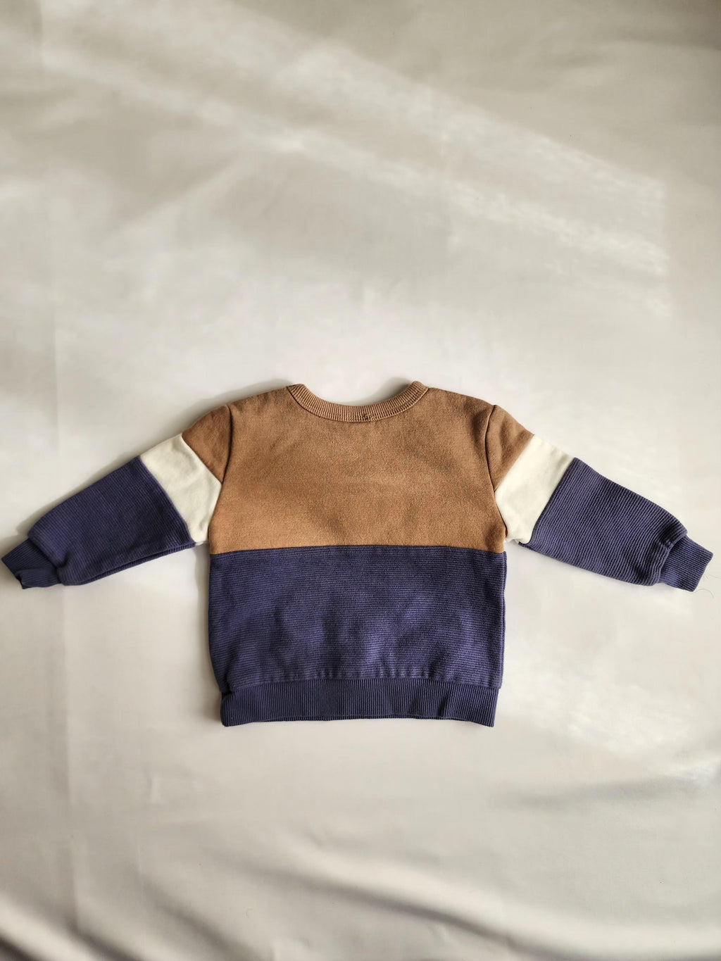 Pull Disney Baby x Mickey – 6 mois – très bon état