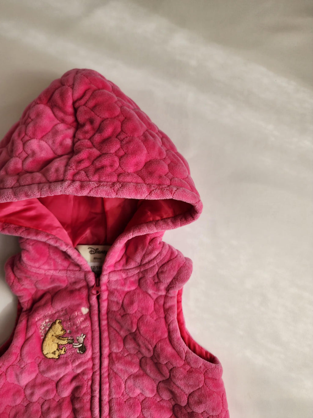 Veste façon robe à capuche Disney x Winnie l’Ourson – 12-18 mois – très bon état