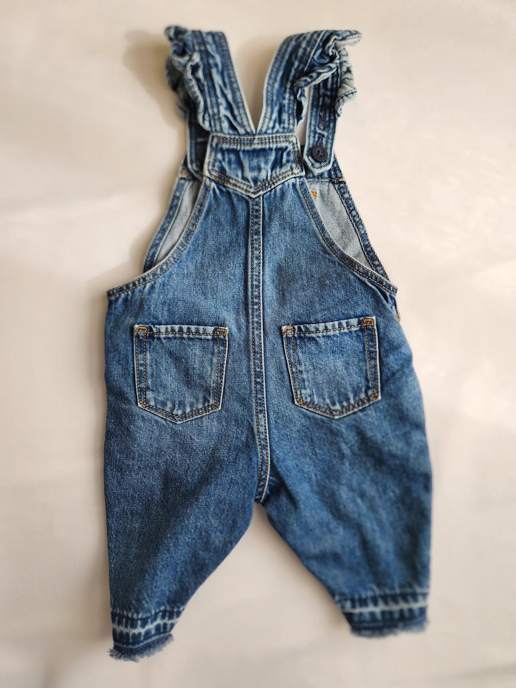 Salopette en denim Baby GAP x Minnie – 6-12 mois – très bon état