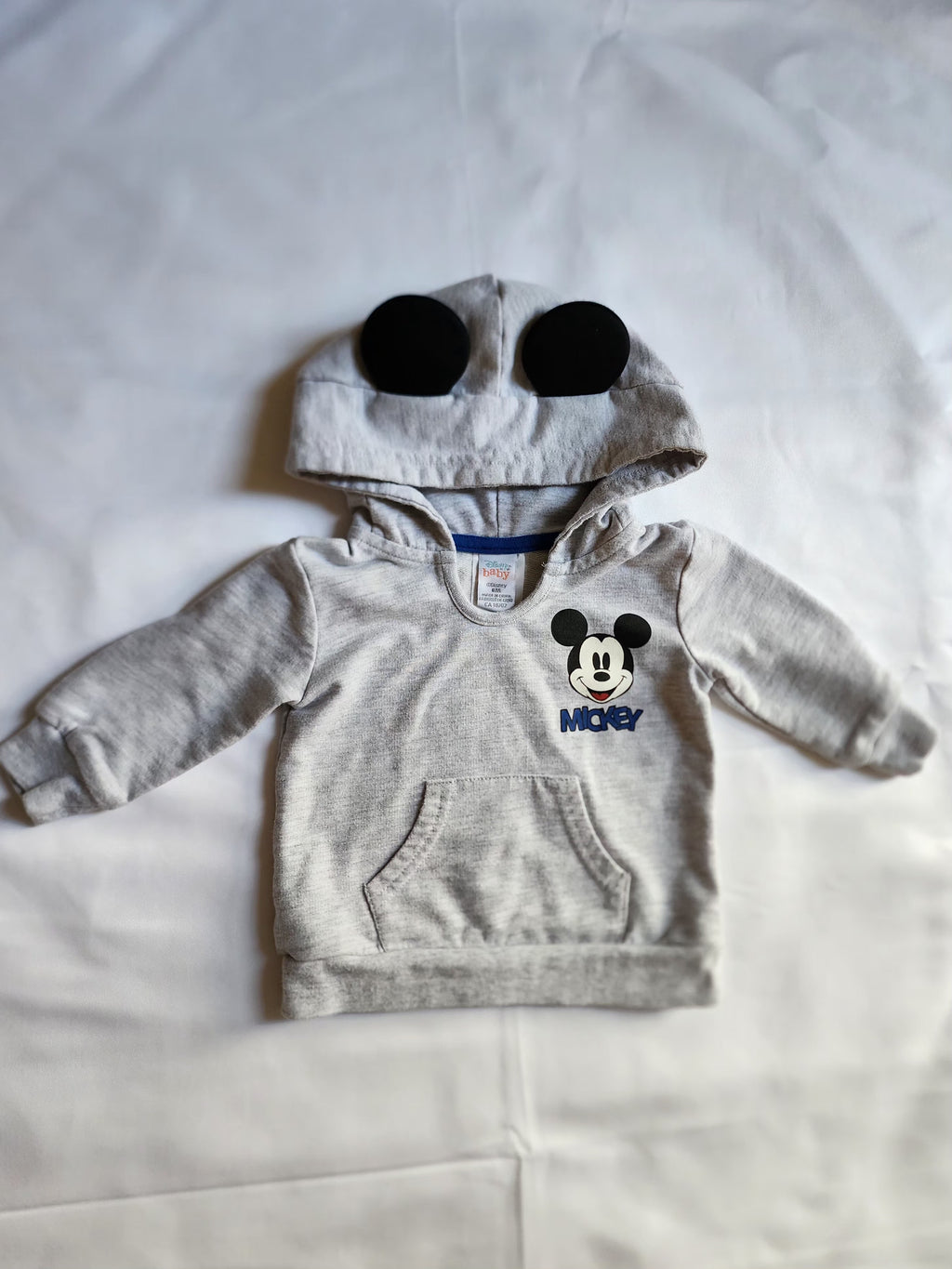Sweat à capuche Disney Baby – 6 mois – Très bon état