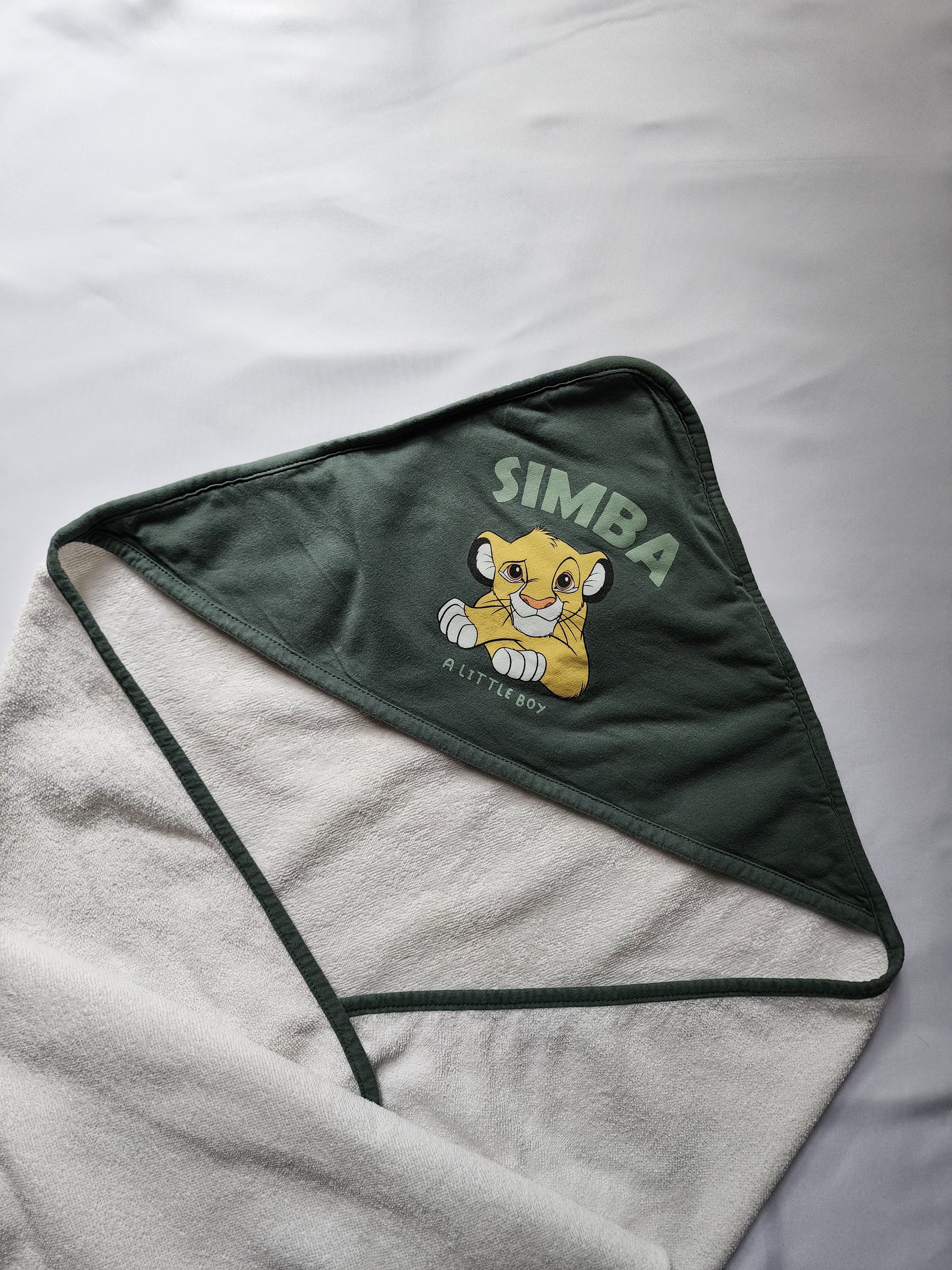 Serviette de bain Disney Baby Simba x Kiabi – 70x74 cm – Bon état