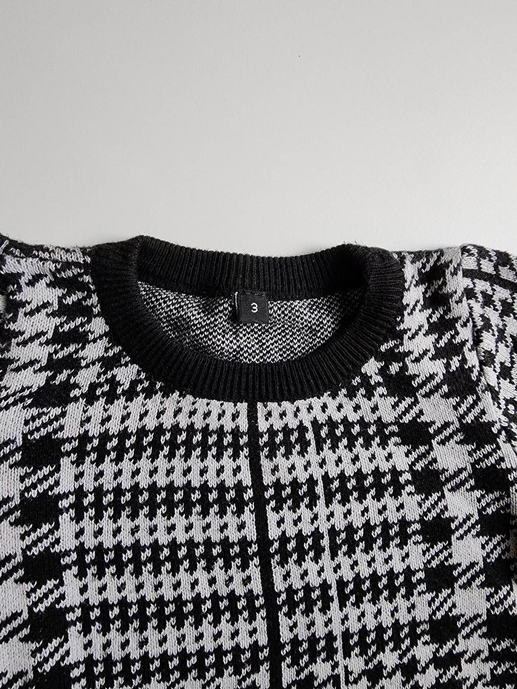 Pull motif pied-de-poule – 3 ans – Très bon état
