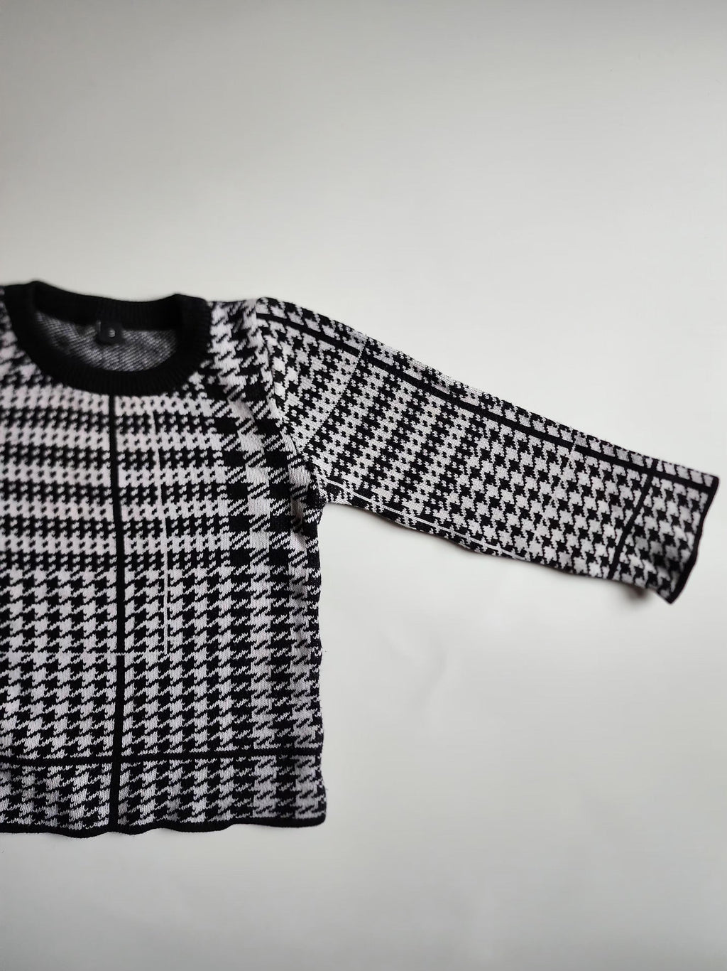 Pull motif pied-de-poule – 3 ans – Très bon état