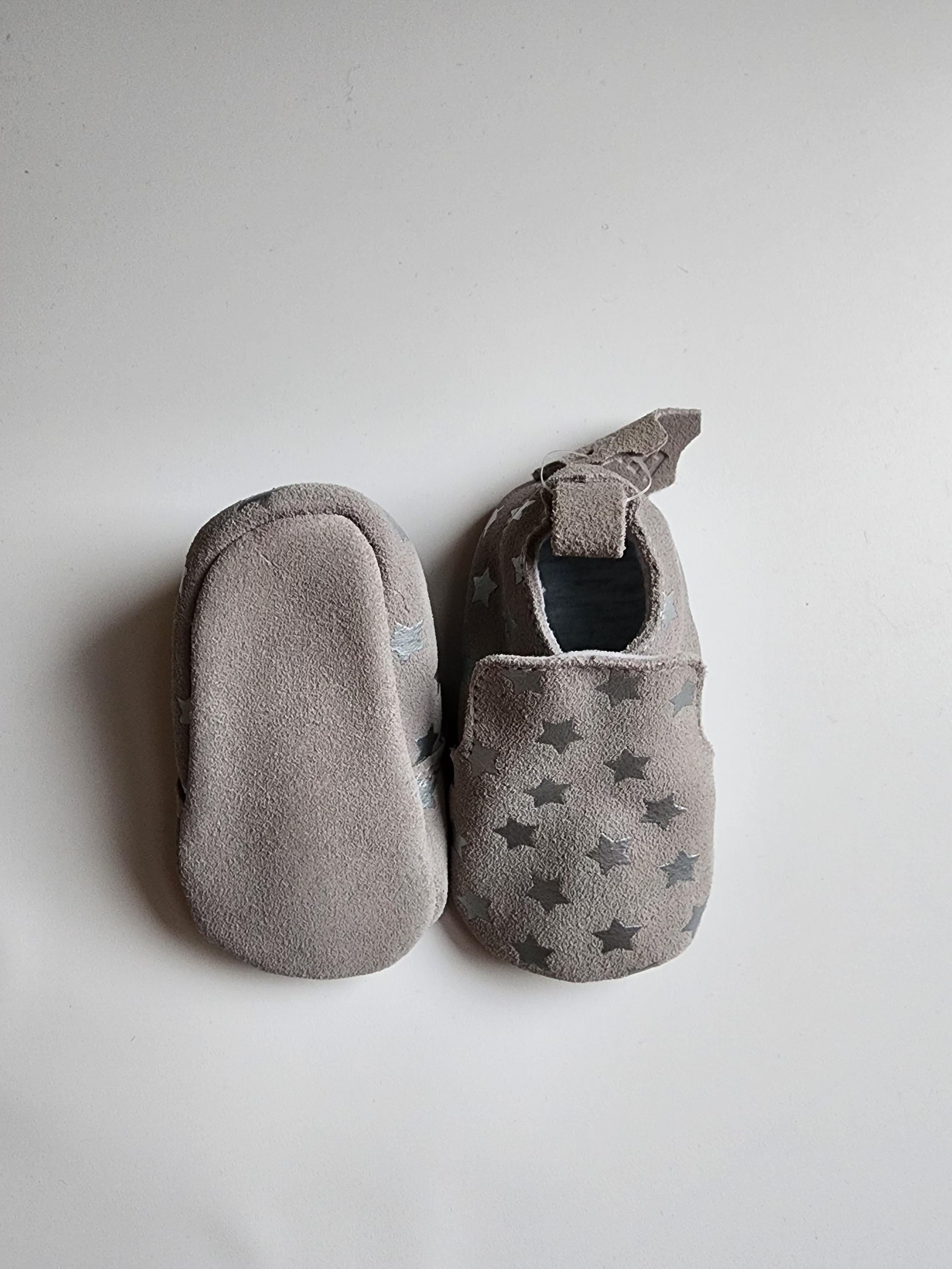 Chaussures souple Cuir Gris – 10 cm (0-3mois) – Neuf