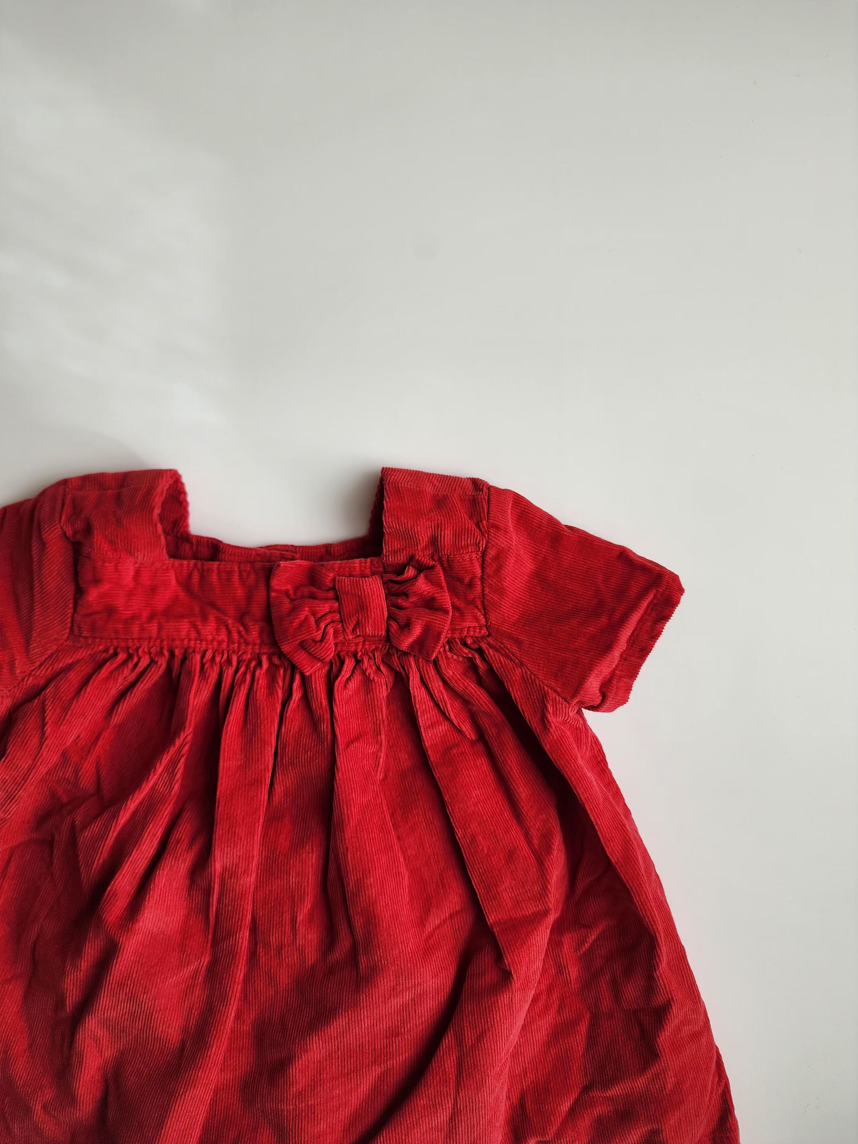 Robe Baby Gap – effet daim avec cache-couche assorti – 3/6 mois – Comme neuve