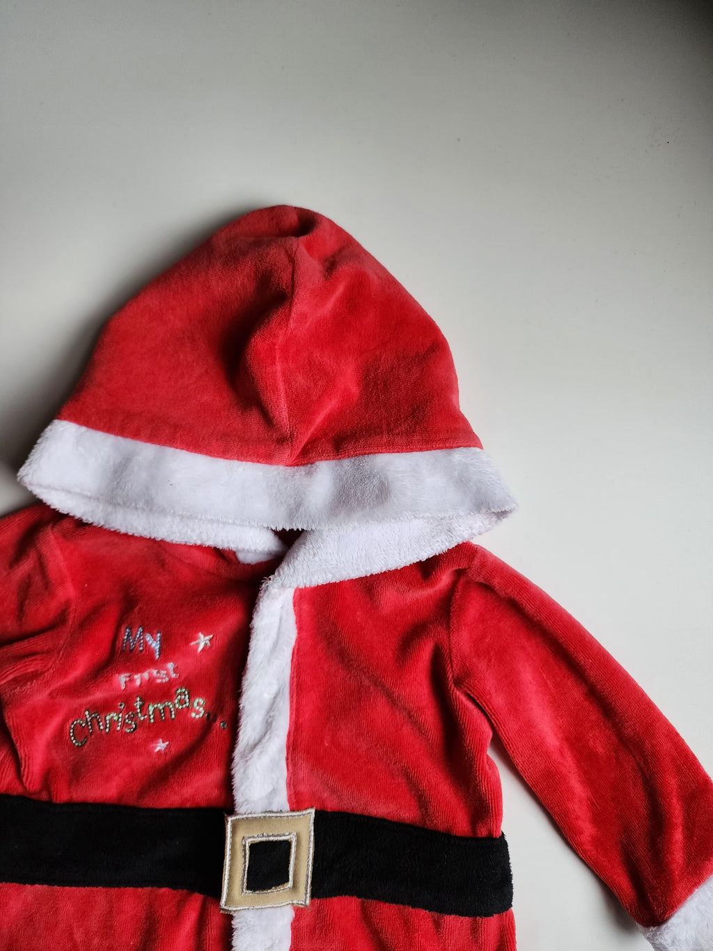 Ensemble velours Disney Store – Père Noël Winnie l’Ourson – 3/6 mois – Bon état général