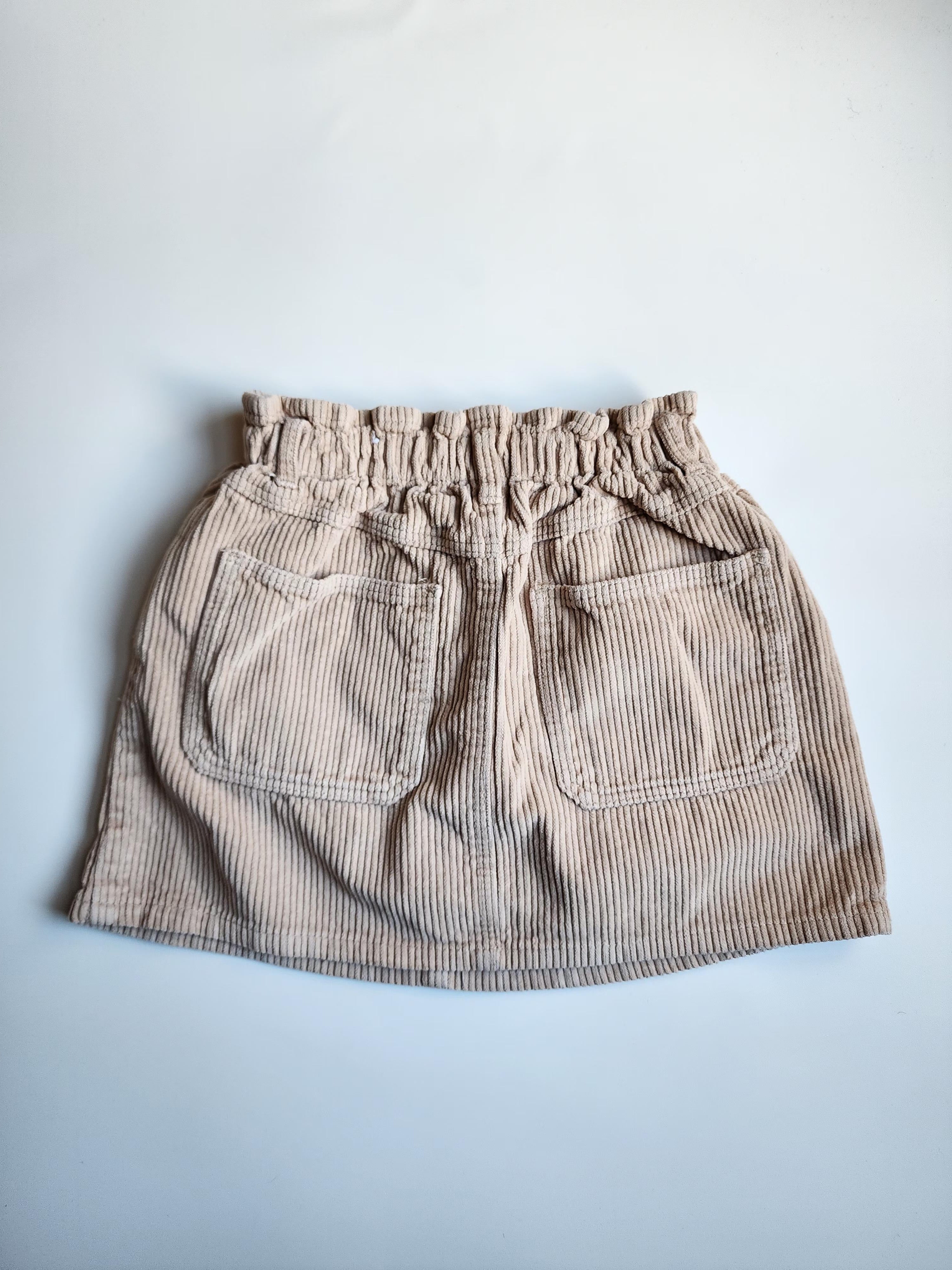 Jupe Zara – 5-6 ans – Beige effet daim – Bon état (petit défaut discret)