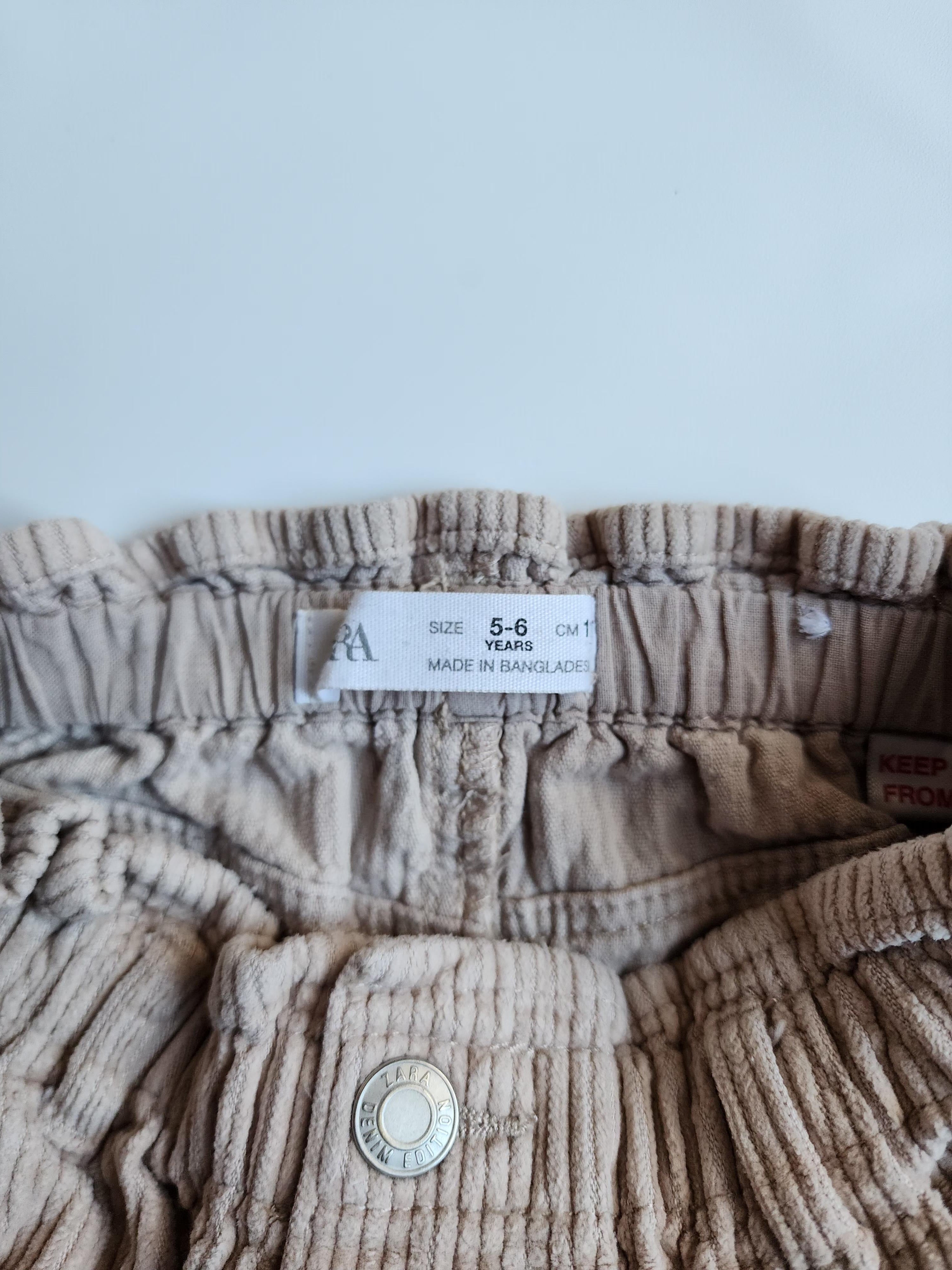 Jupe Zara – 5-6 ans – Beige effet daim – Bon état (petit défaut discret)