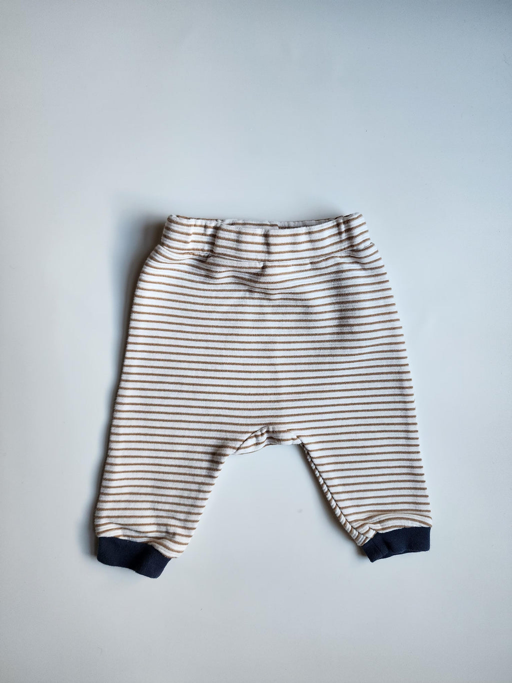 Pantalon Obaïbi – 1 mois – Très bon état