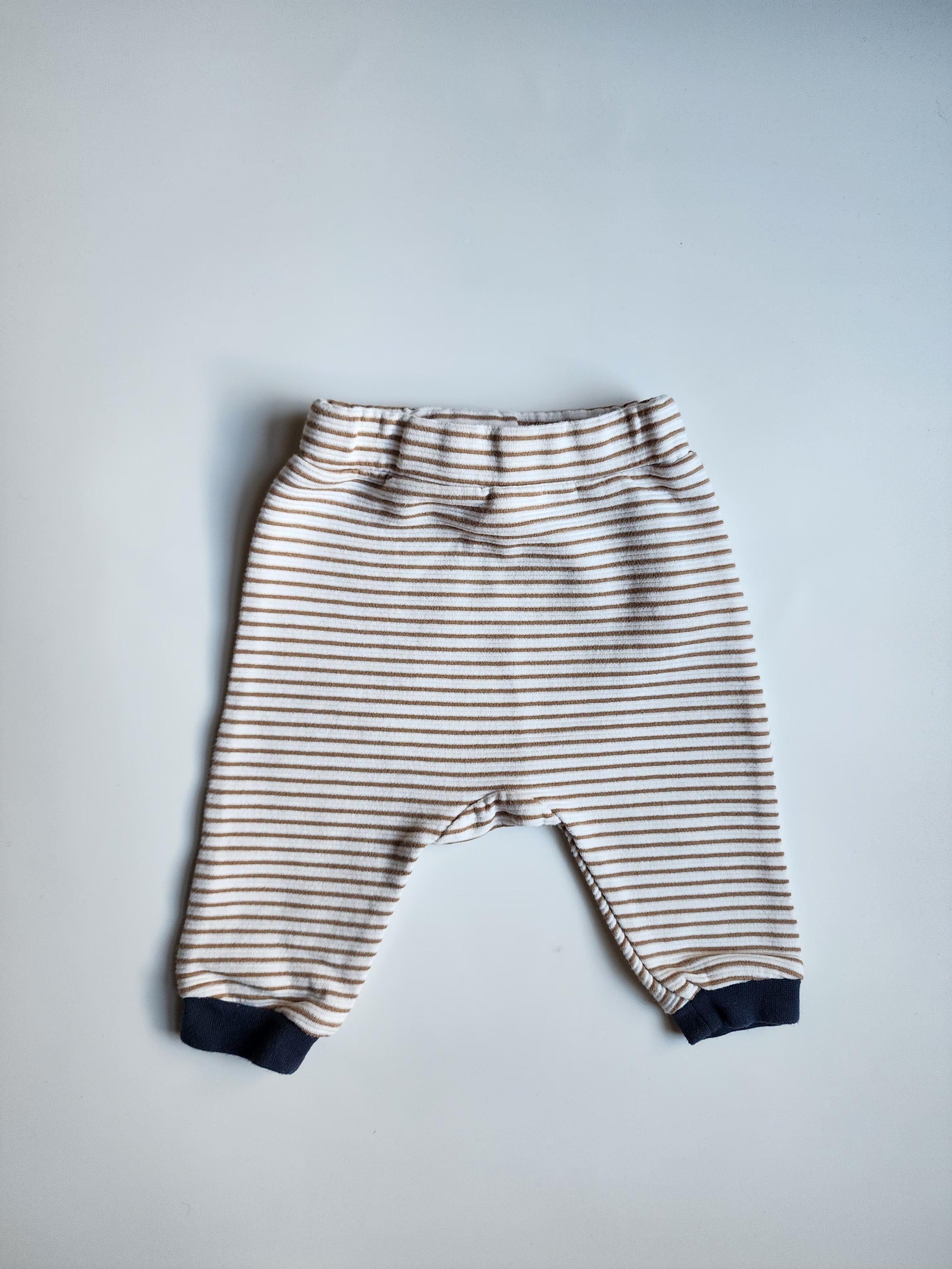 Pantalon Obaïbi – 1 mois – Très bon état