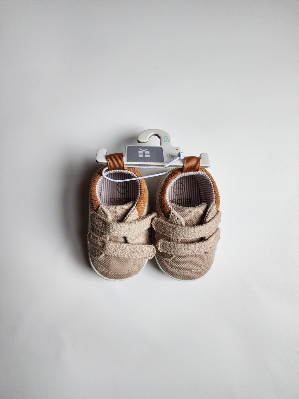 Chaussures Okaïbi – 1-6 mois – Neuves avec étiquette