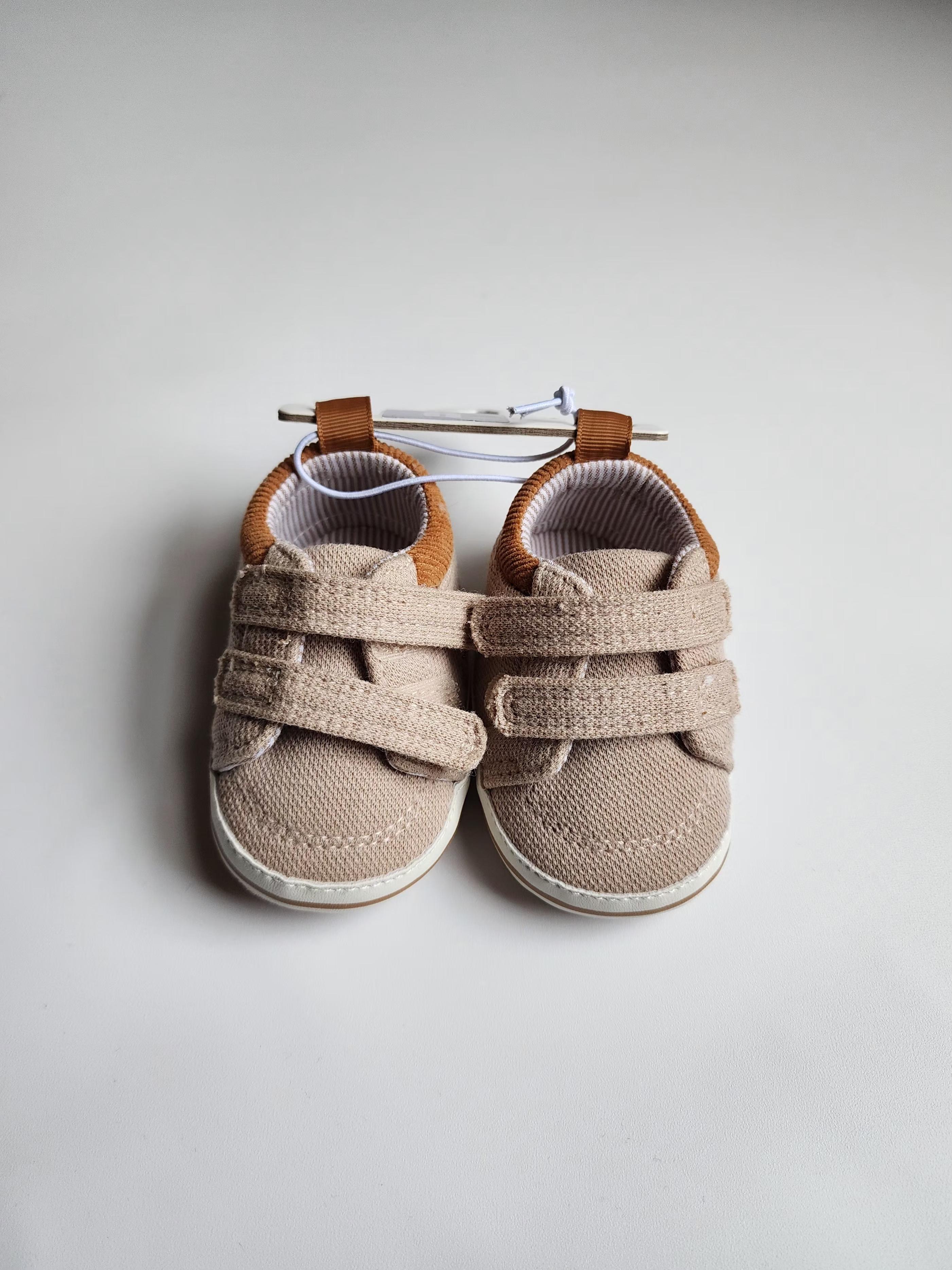 Chaussures Okaïbi – 1-6 mois – Neuves avec étiquette