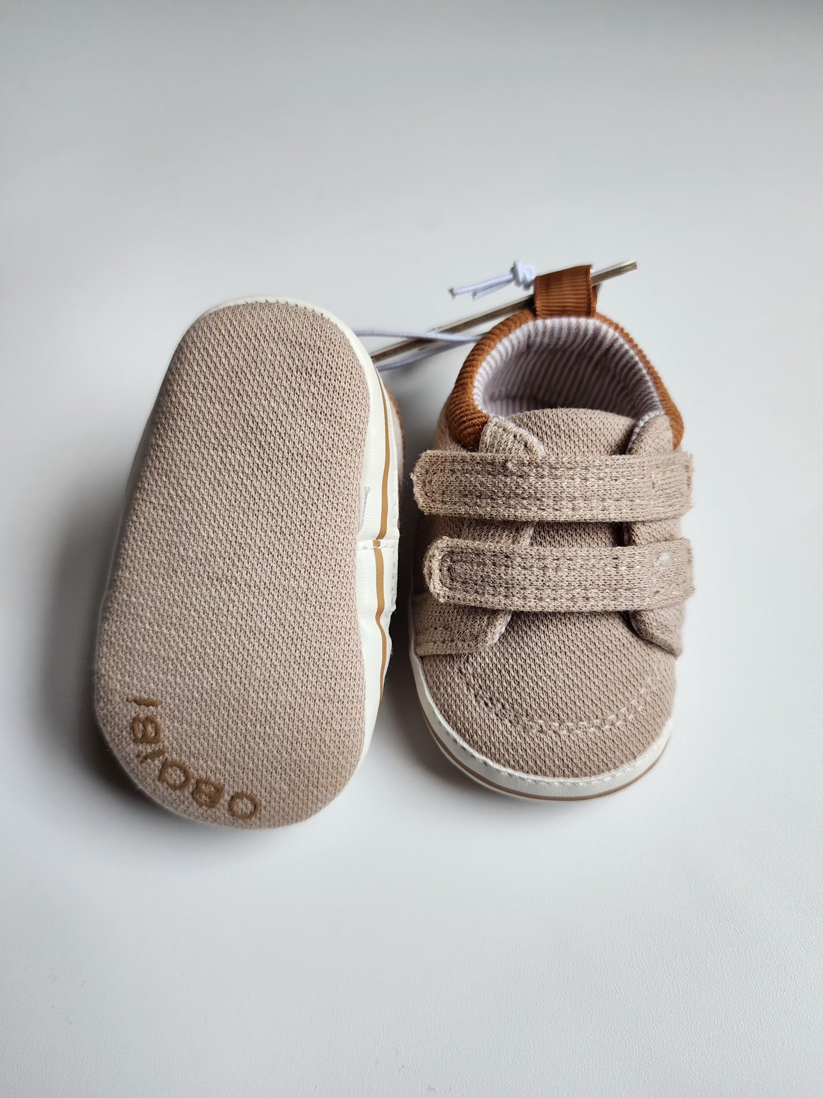 Chaussures Okaïbi – 1-6 mois – Neuves avec étiquette