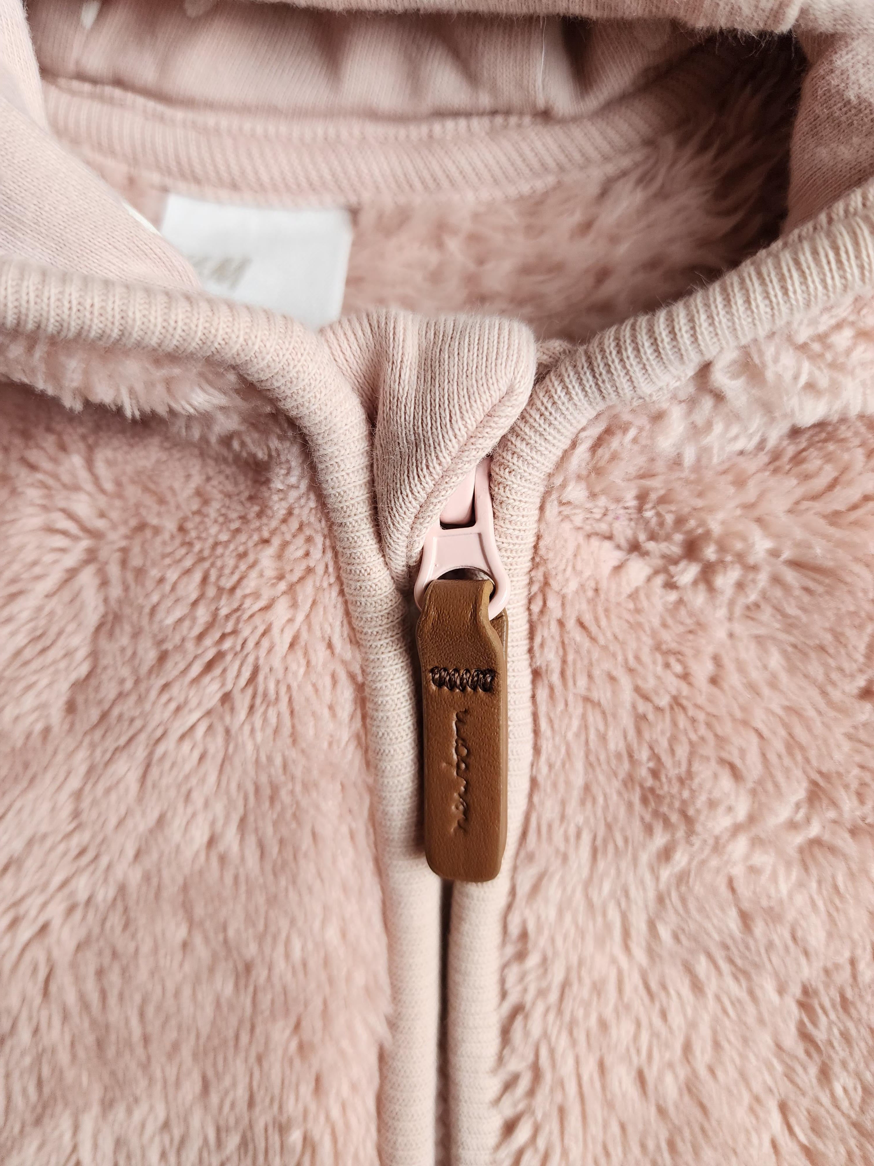 Veste polaire H&M – 2-4 mois – Rose poudré – Avec capuche – Très bon état