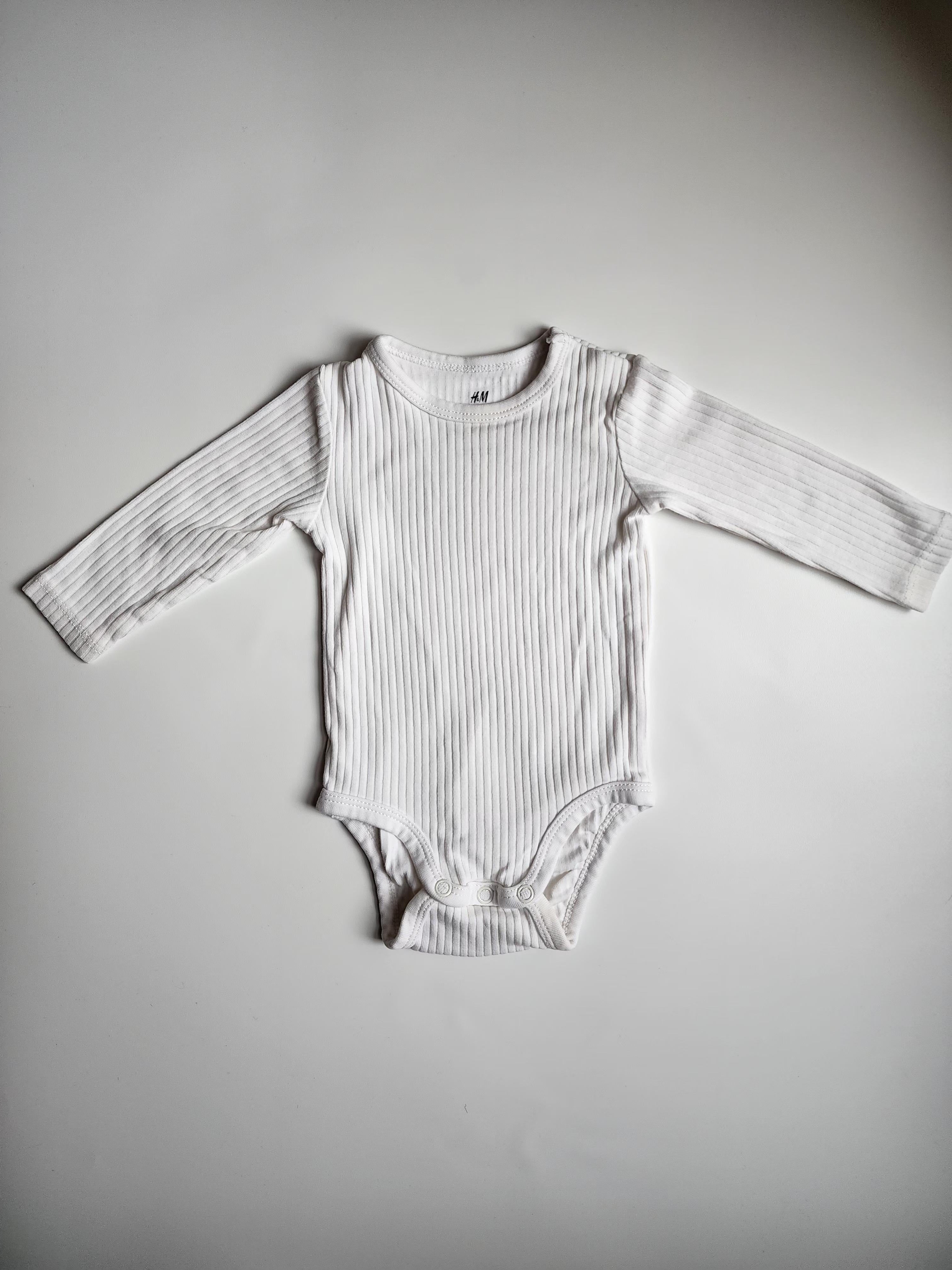 Lot de 2 bodies H&M – 2-4 mois – Blanc & beige – Manches longues – Très bon état