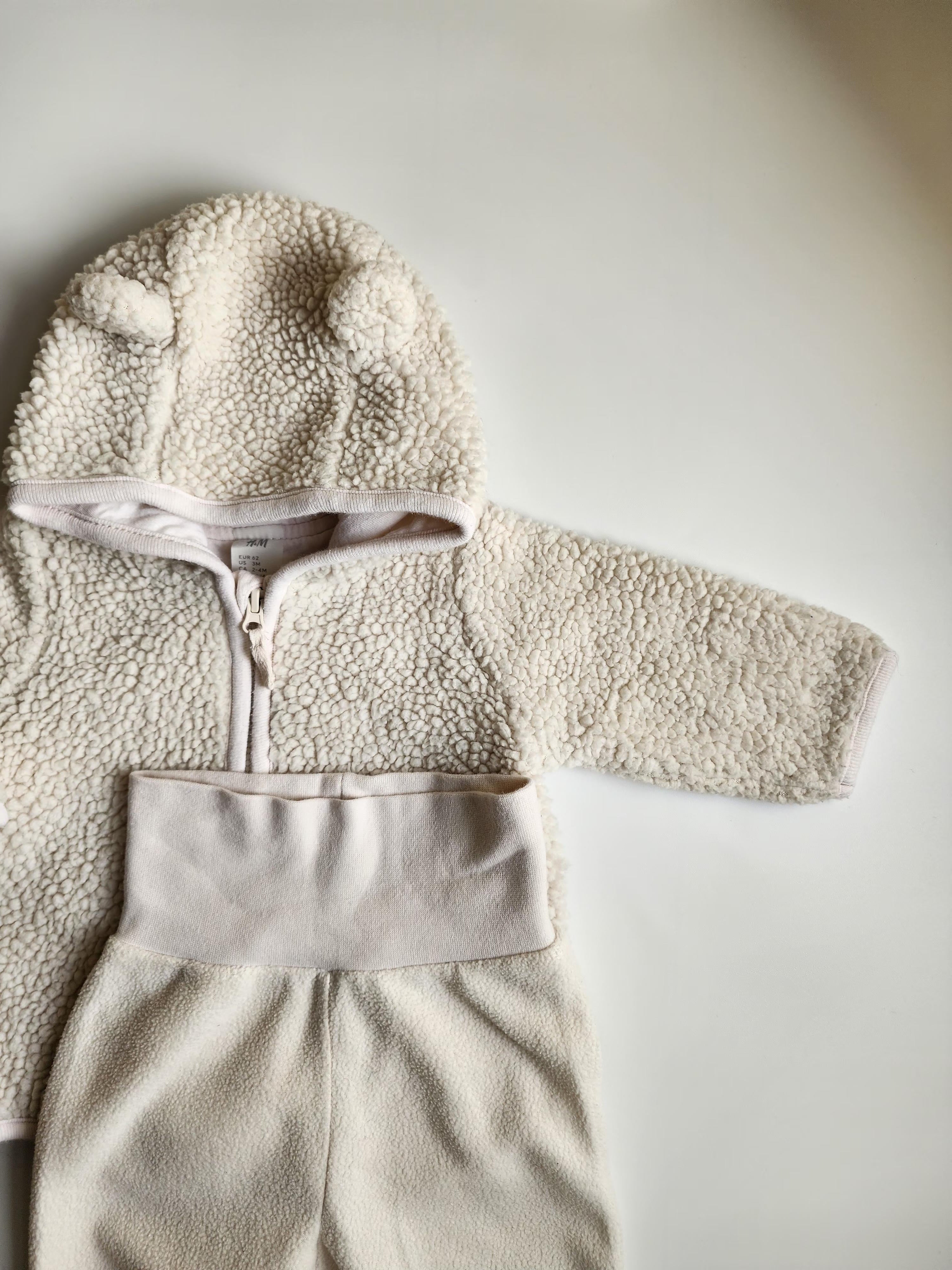 Ensemble H&M – 2-4 mois – Polaire chaud – Très bon état