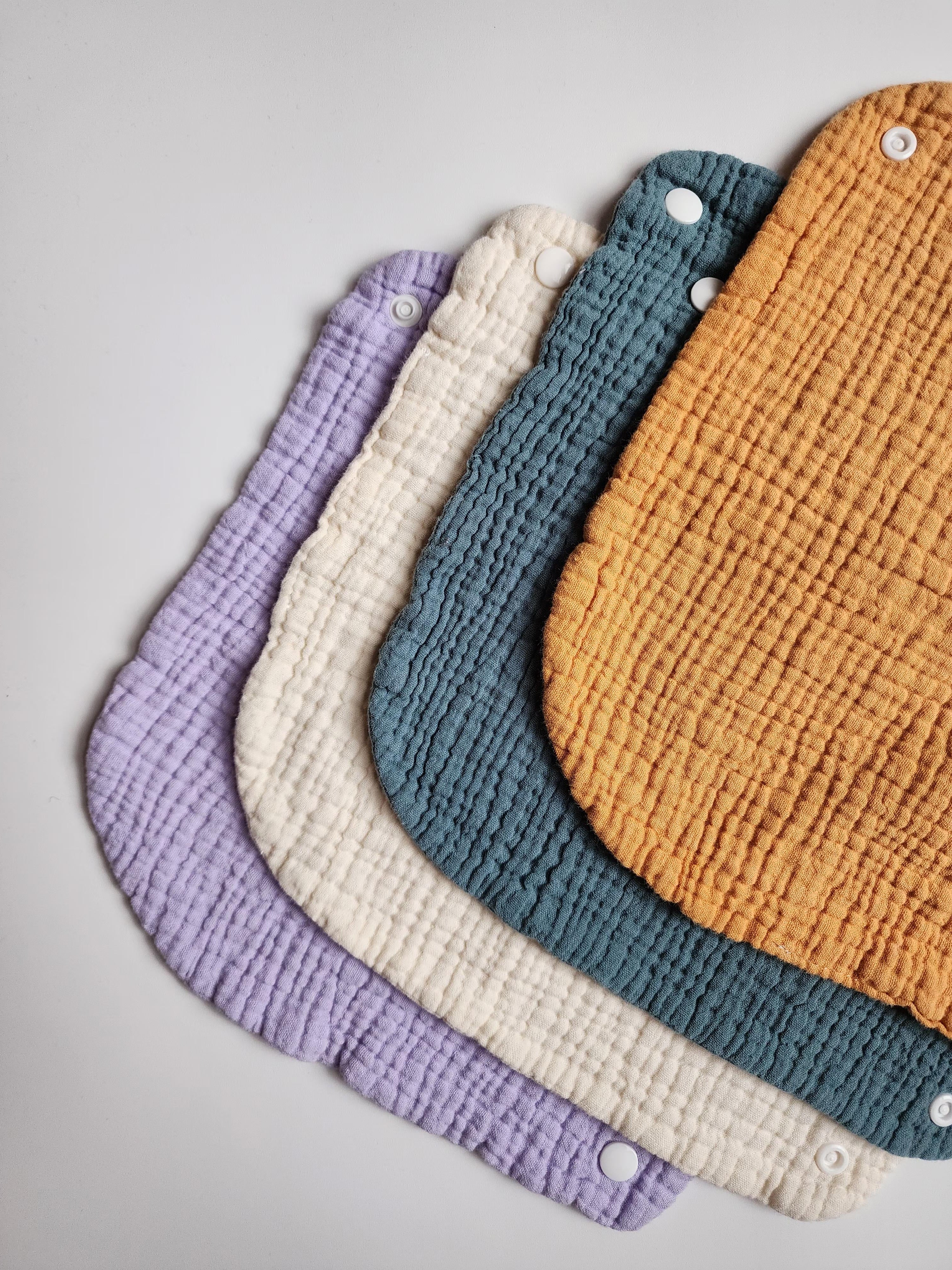 Lot de 4 langes-bavoirs 2-en-1 – Très bon état