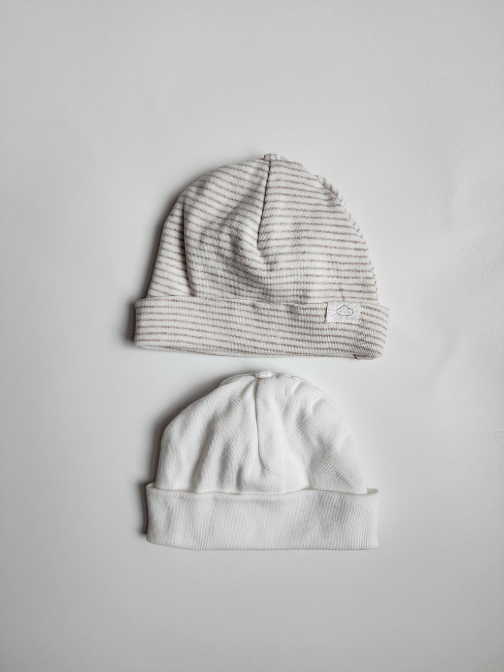 Lot de 2 bonnets H&M – 0-1 mois – Très bon état – coton bio