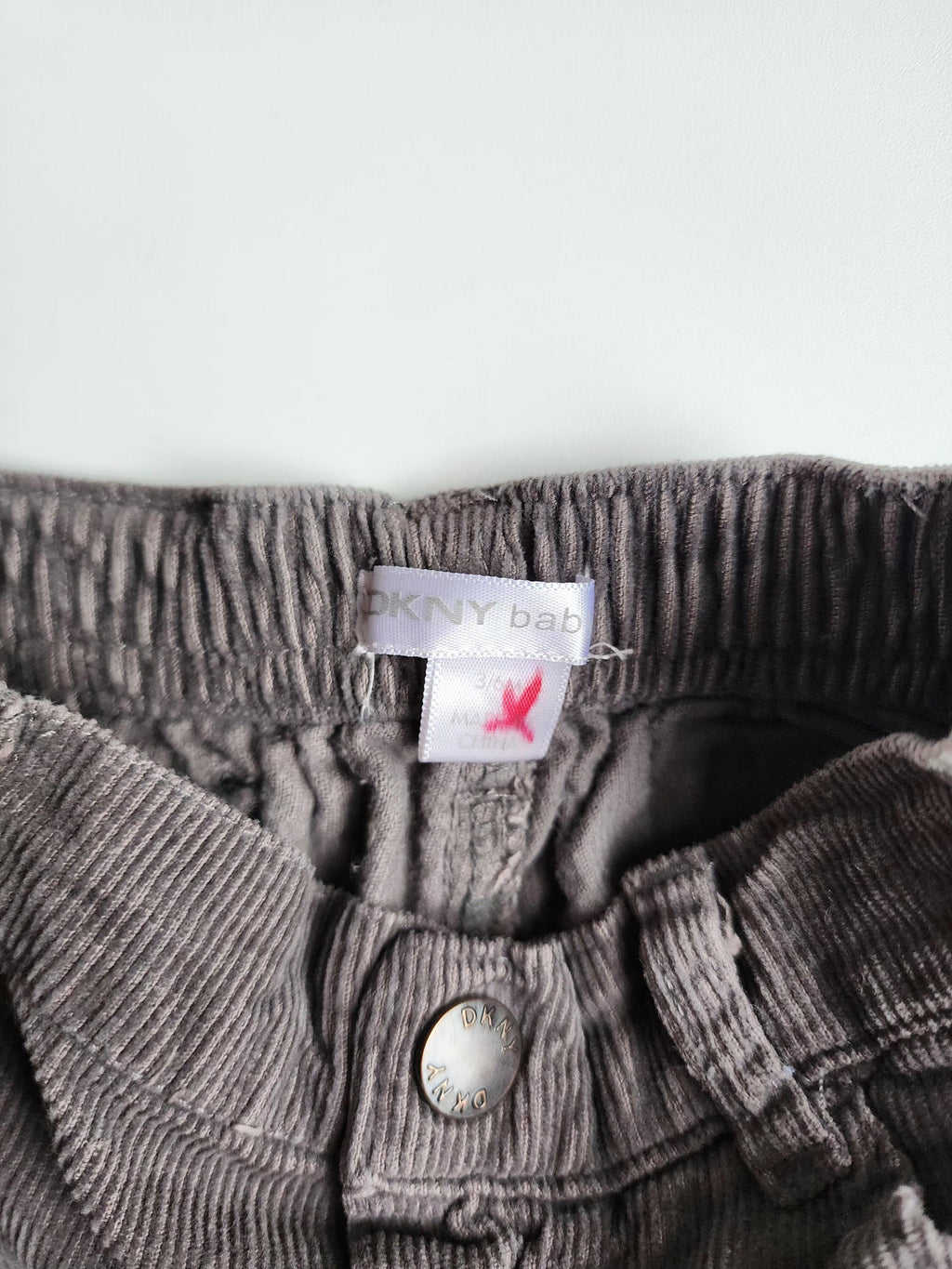 Pantalon DKNY – 3‑6 mois – Gris – 100 % coton – Bon état