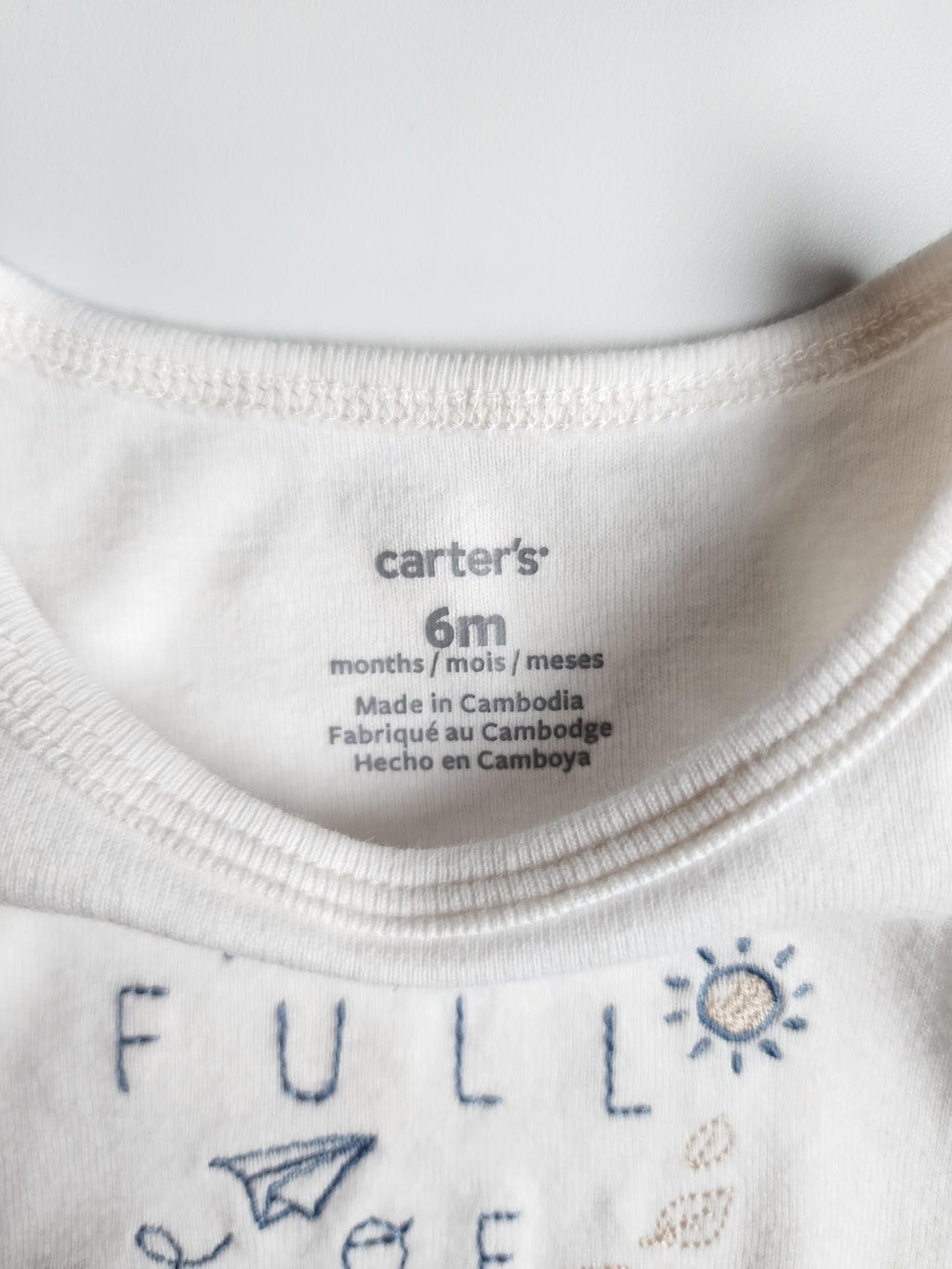 Lot 4 pièces Carter’s – Pyjama + bonnet + chaussettes – 6 mois – Très bon état