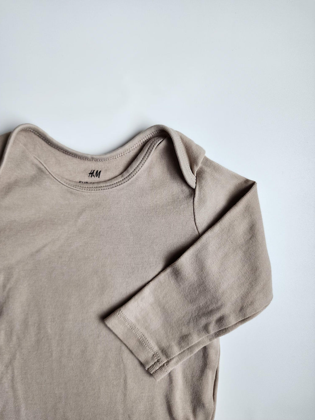 Body manches longues H&M – 4-6 mois – Très bon état