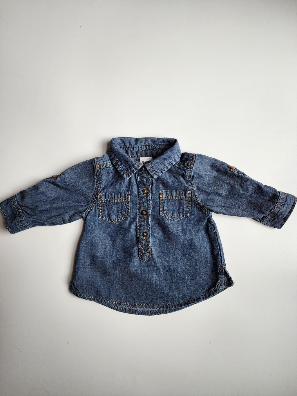 Robe chemise jean Oshkosh  – 3 mois – Trés bon état