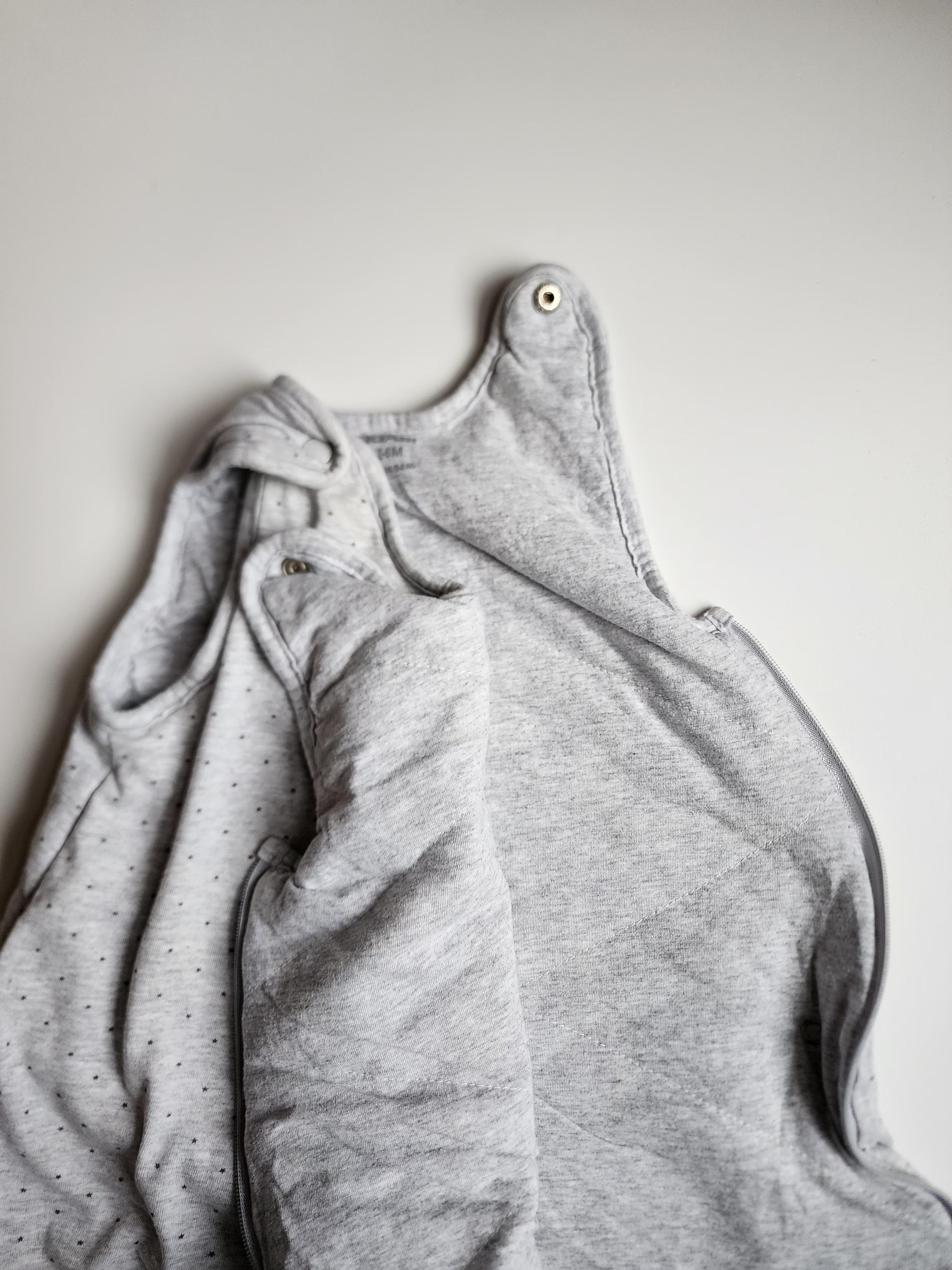 Gigoteuse Kiabi TOG 2-3 – 0-6 mois réglable – Trés bon état