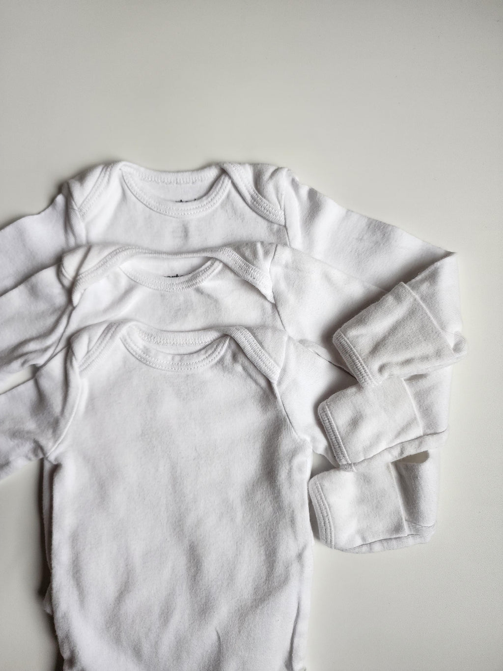 Lot de 3 bodies manches longue Carter's – Naissance – Très bon état