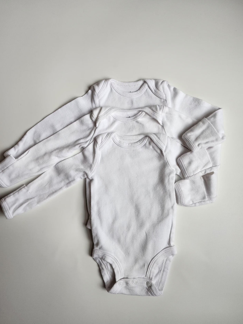 Lot de 3 bodies manches longue Carter's – Naissance – Très bon état