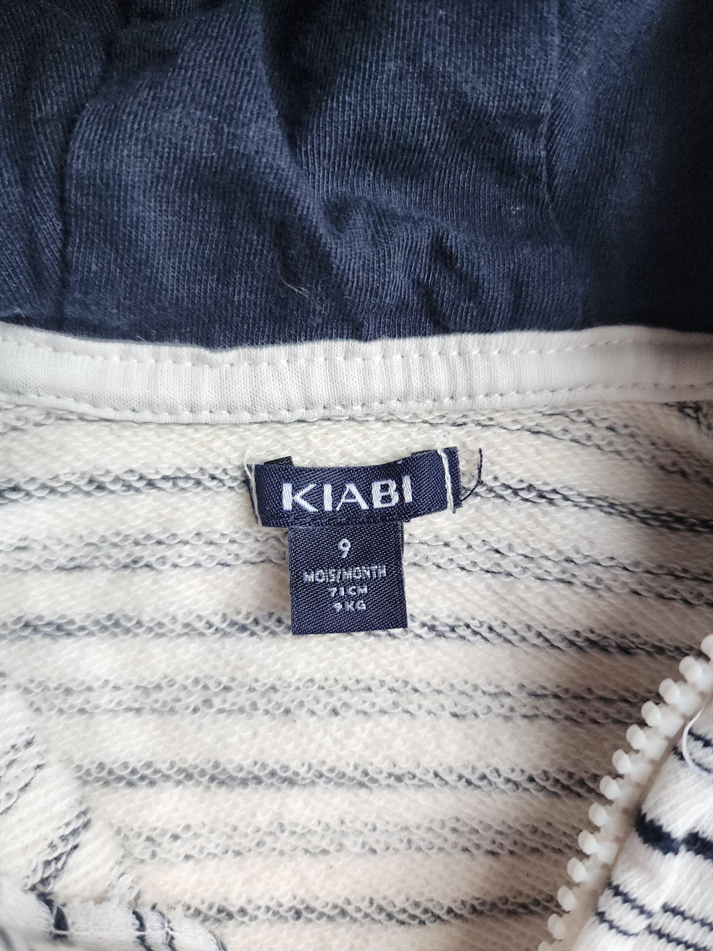 Veste à capuche Kiabi – 9 mois – État neuf