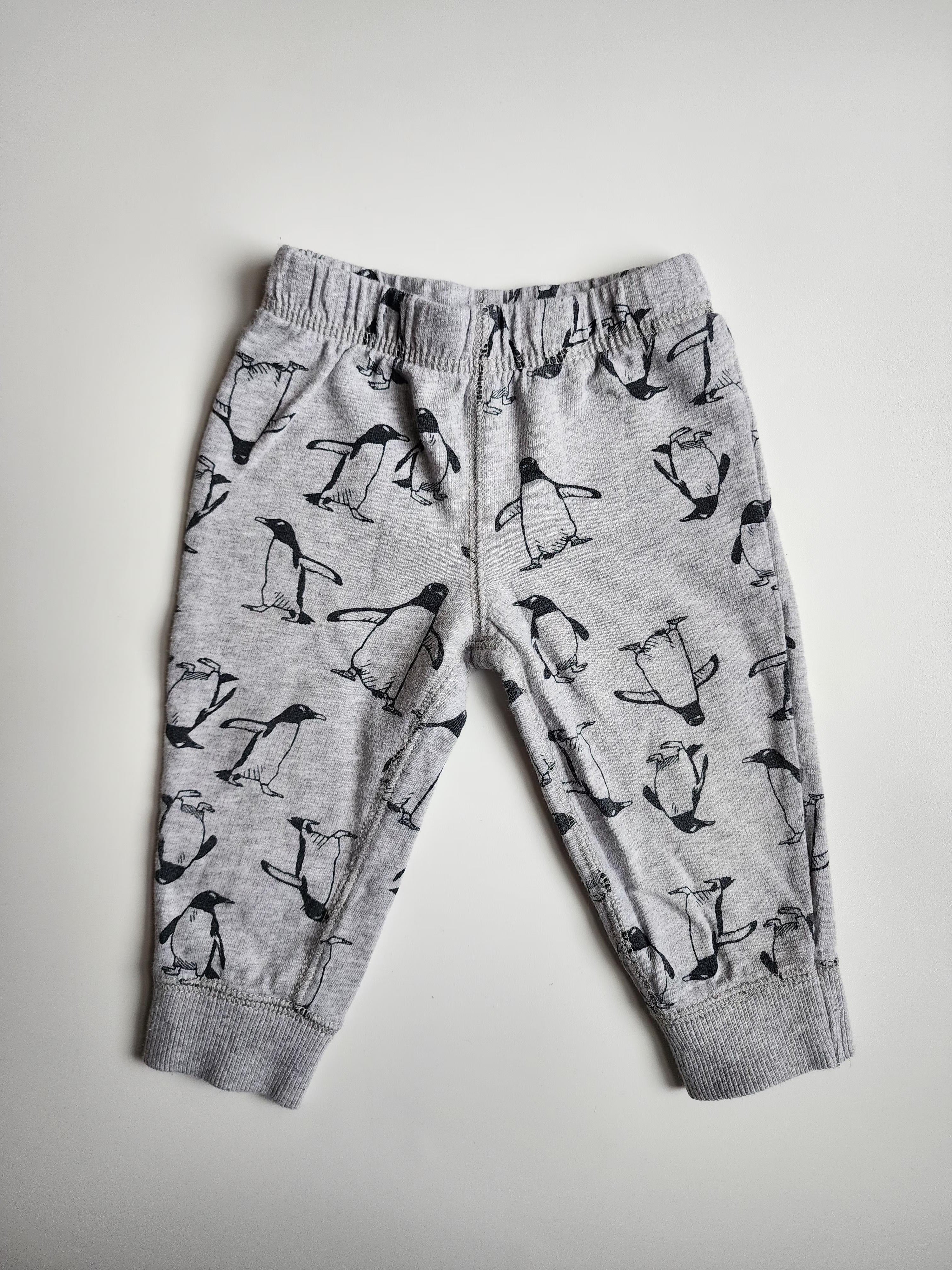 Pantalon Carter’s – 9 mois – Gris avec motif pingouin – Très bon état