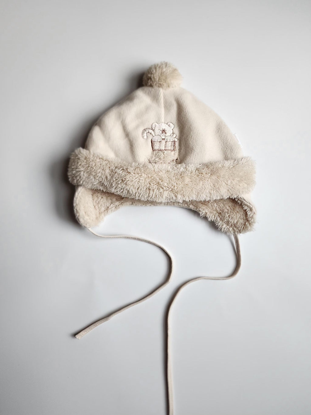 Bonnet bébé ILTOM – Taille 44 (6-9 mois) – Beige – État neuf