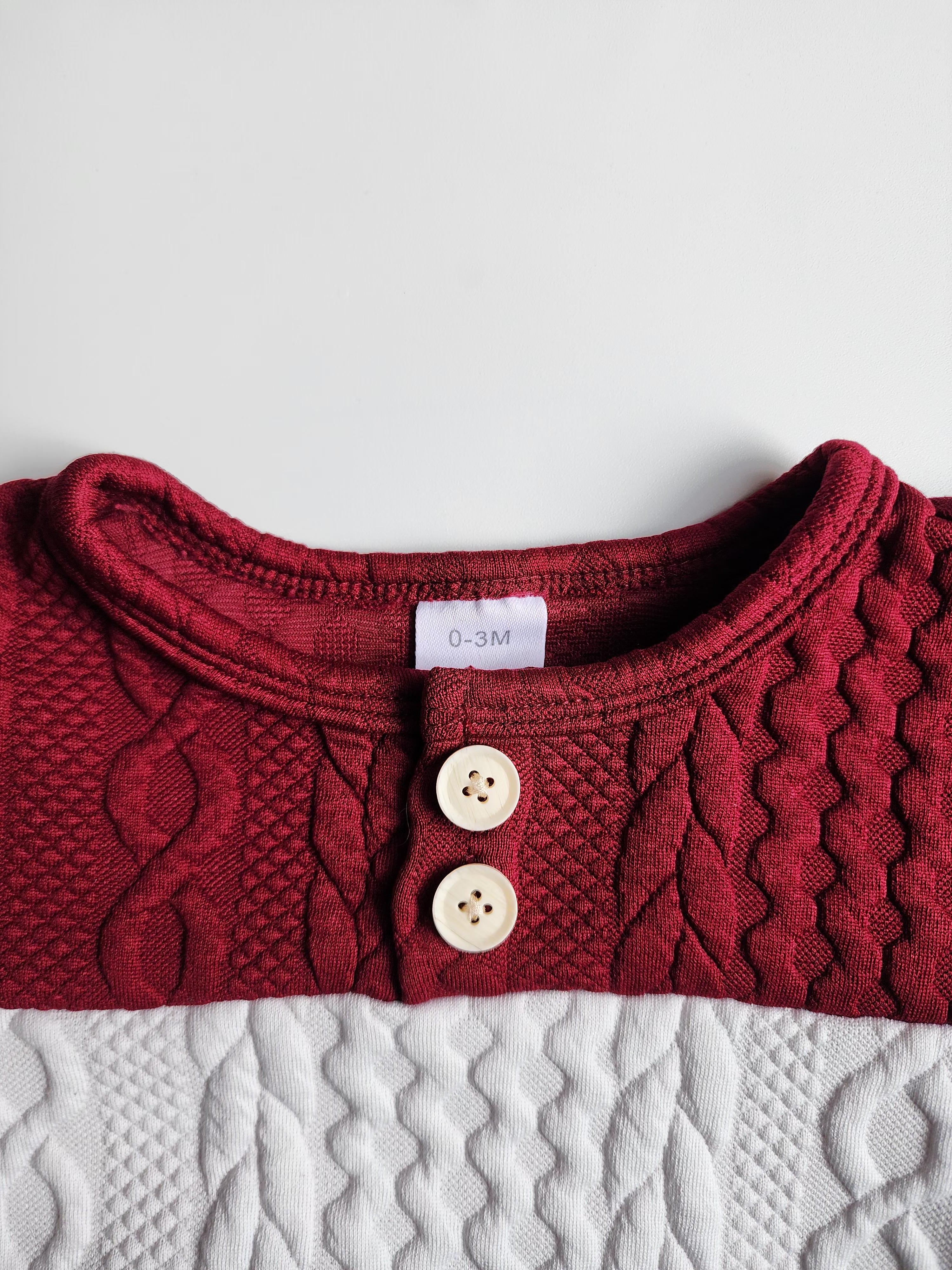 Pull sans marque – 0-3mois *taille grand – très bon état