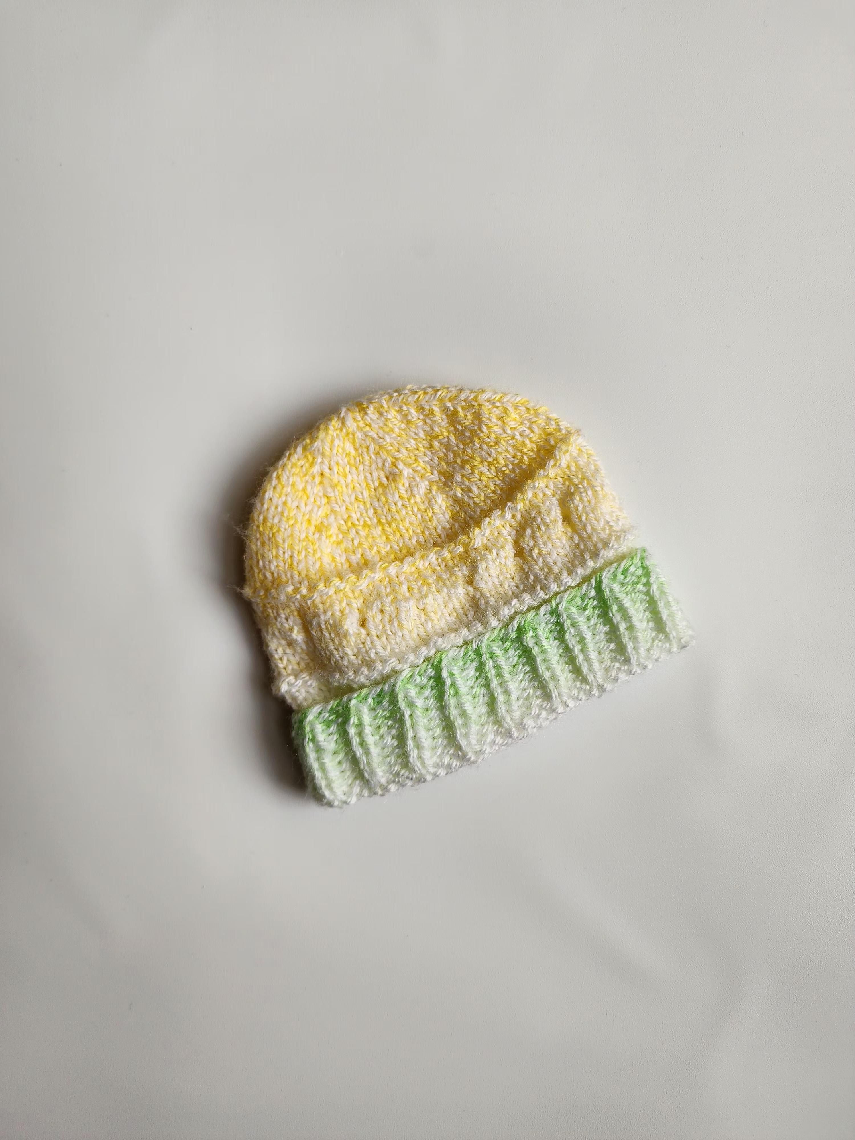 Bonnet de naissance tricot - très bon état