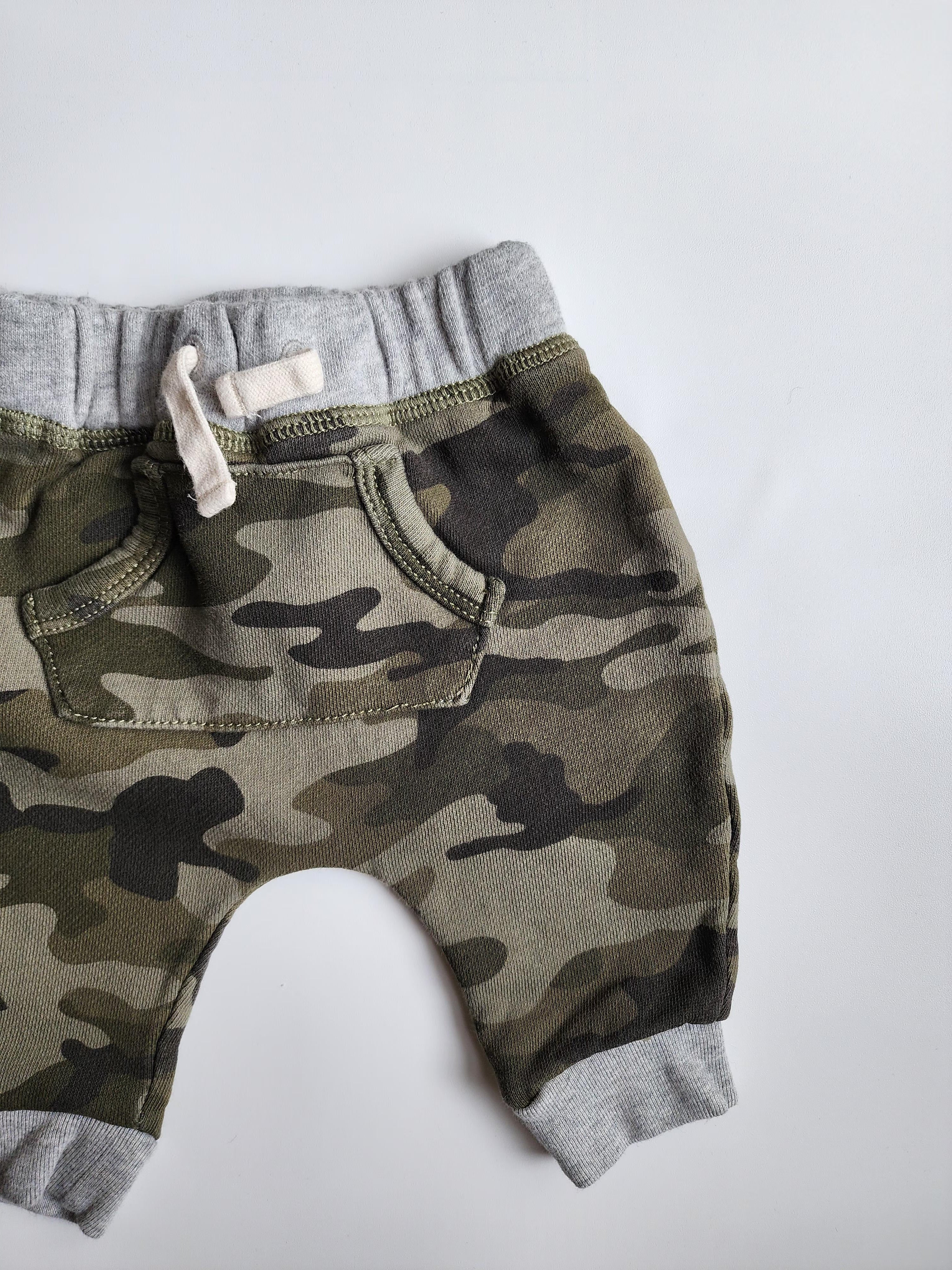 Pantalon Baby Gap – 0‑3 mois – Très bon état