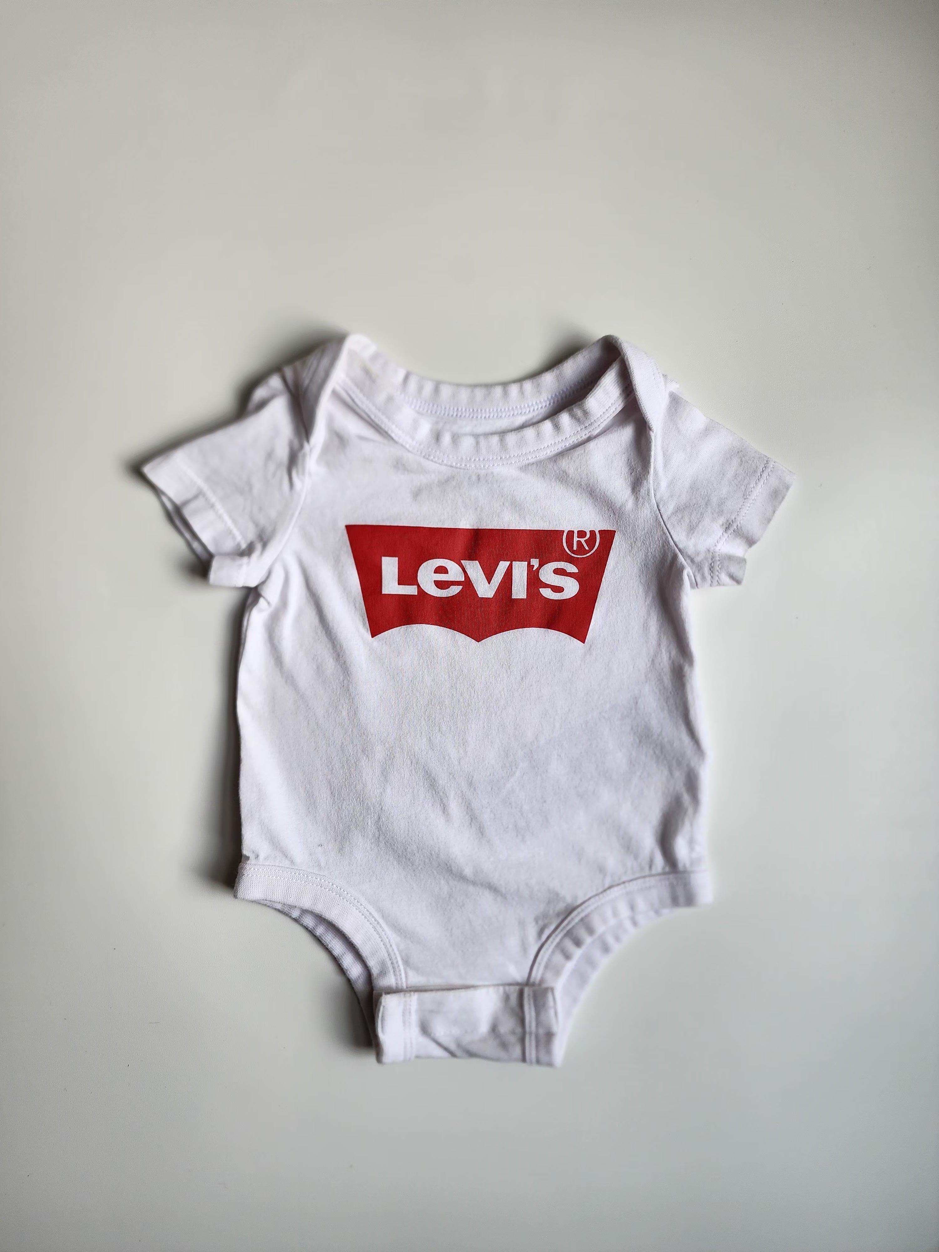 body Levi's – 3 mois – très bon état