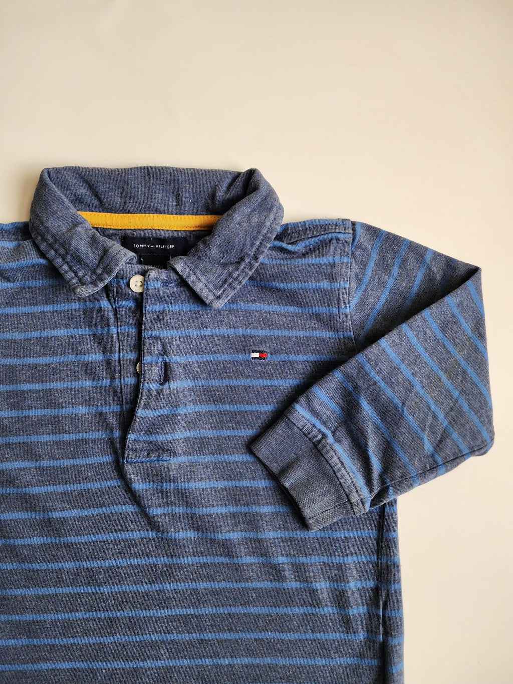 Polo Tommy Hilfiger – 18 mois – très bon état