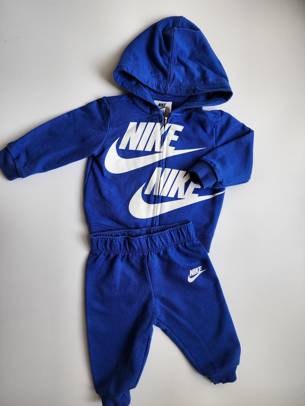 Ensemble survêtement Nike – 6 mois – très bon état