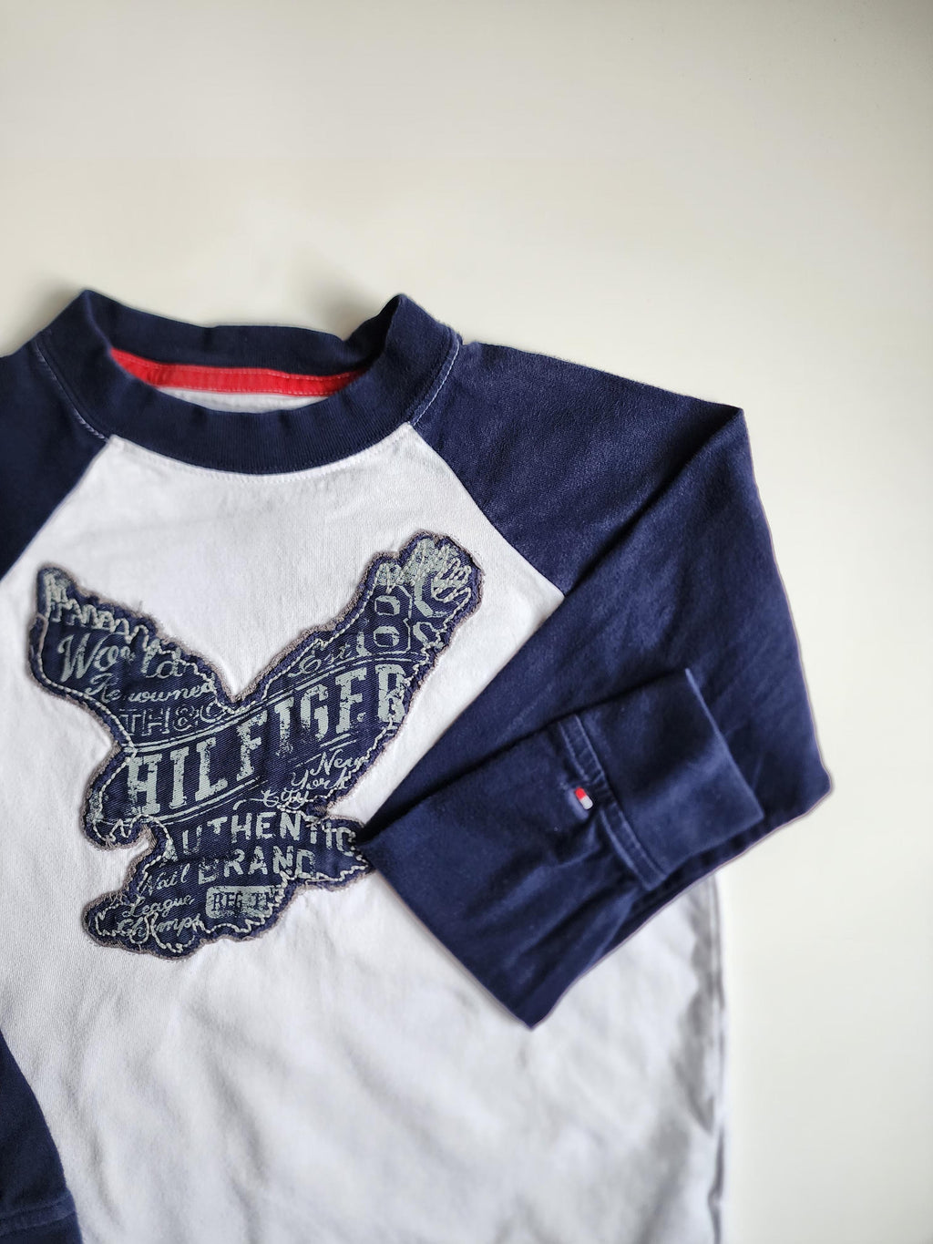 Pull Tommy Hilfiger  – 4-5 ans – Trés bon état