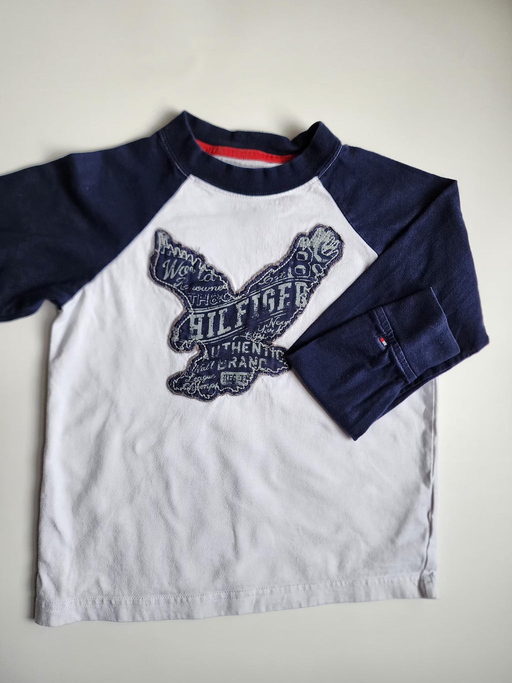 Pull Tommy Hilfiger  – 4-5 ans – Trés bon état