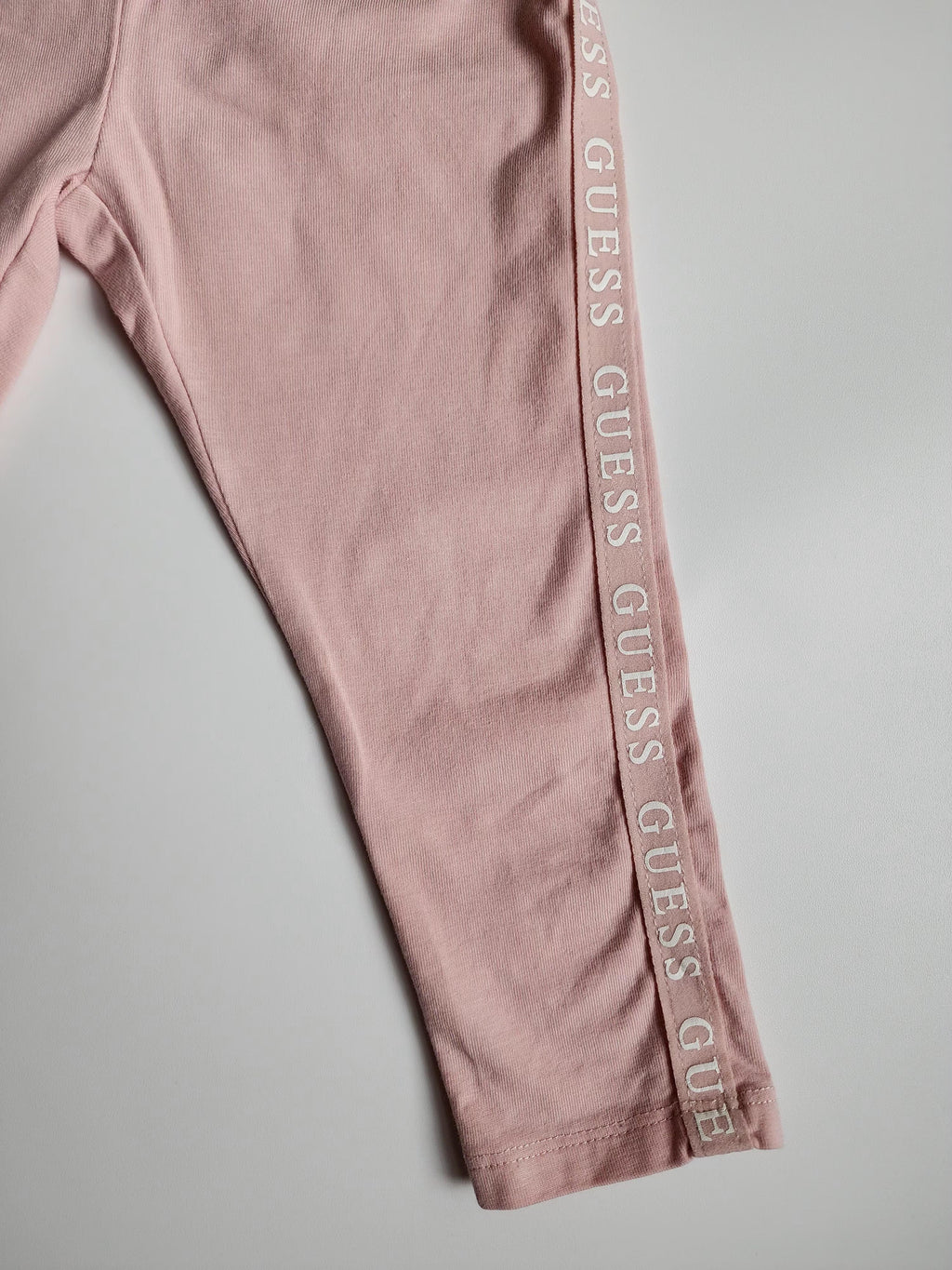 Pantalon Guess – 2 ans – Trés bon état