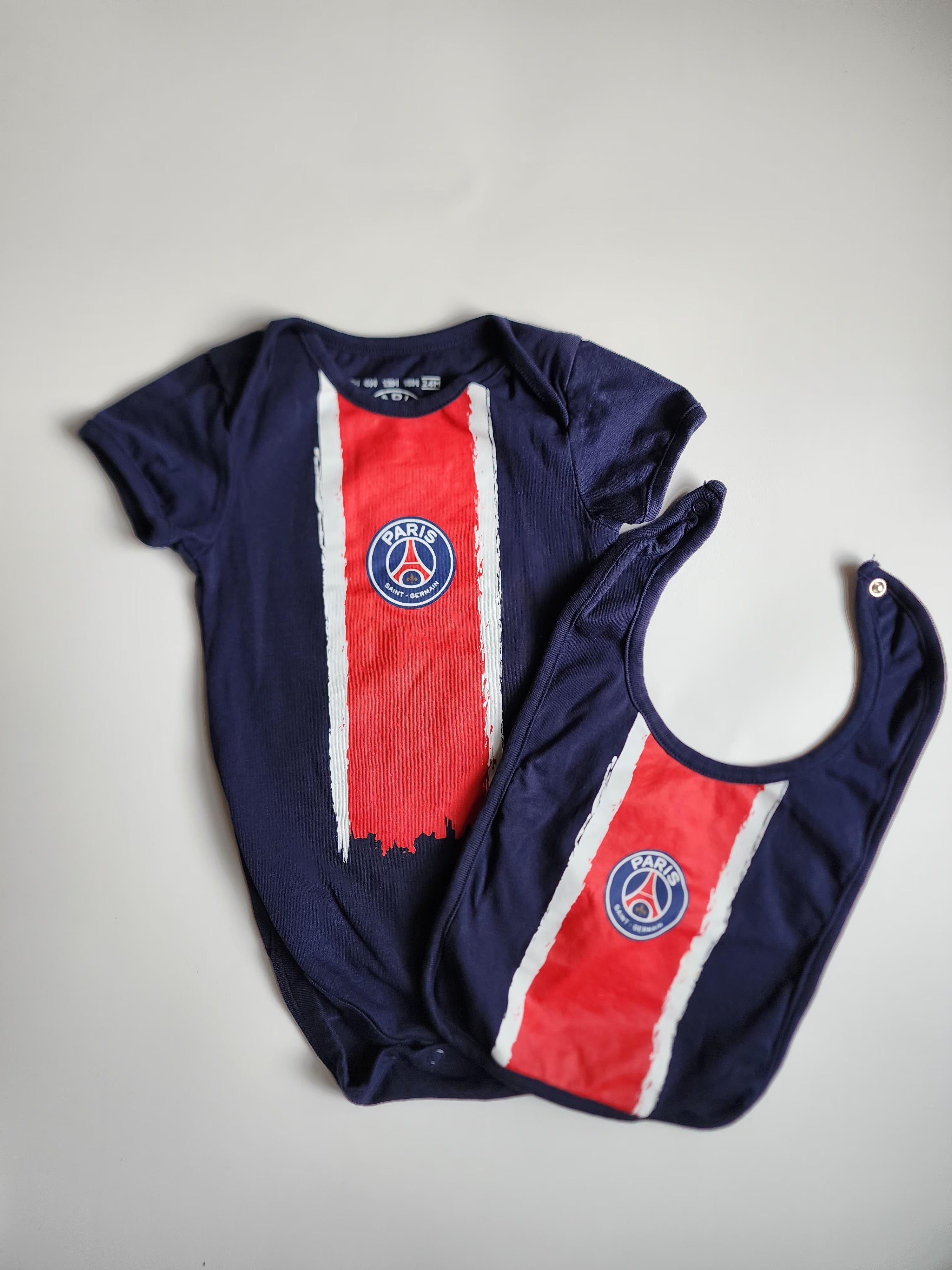 Body et bavoir PSG – 2 ans – Neuf