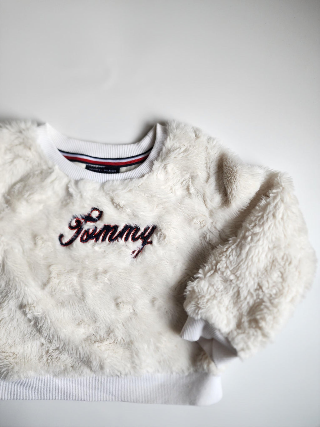 Pull Tommy Hilfiger – 4 ans – très bon état