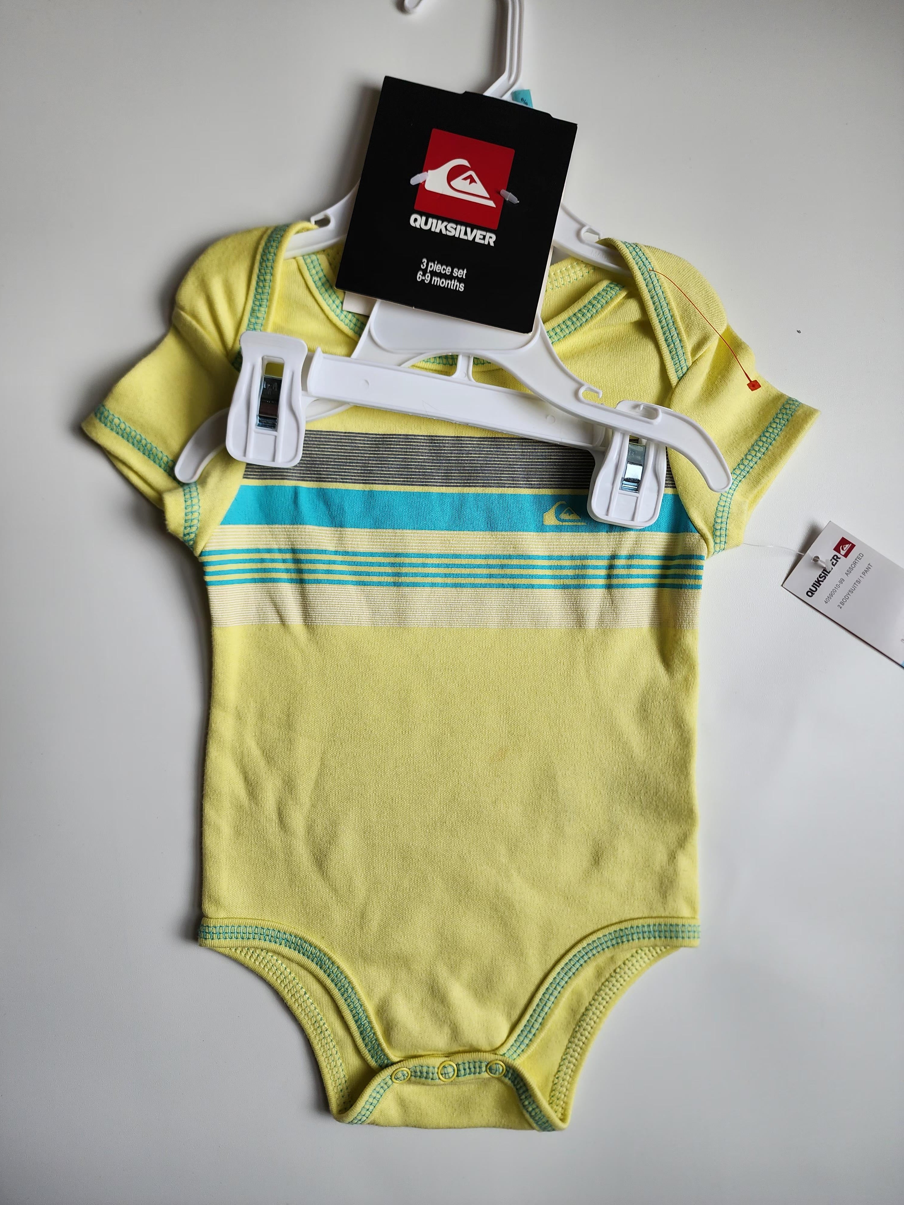 Ensemble Quiksilver  – 6 à 9 mois – neuf