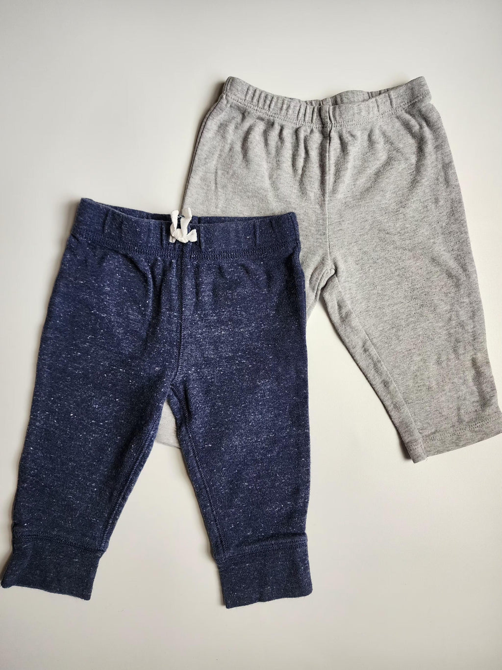 Lot 2 pantalons Carter's – 9 mois – Très bon état