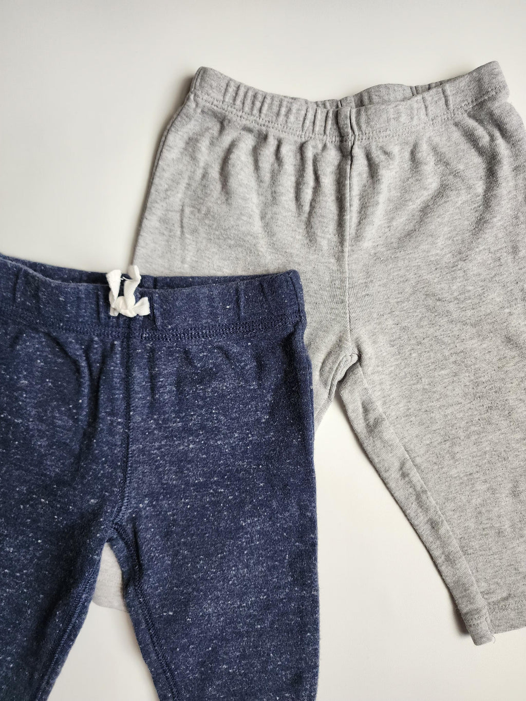 Lot 2 pantalons Carter's – 9 mois – Très bon état