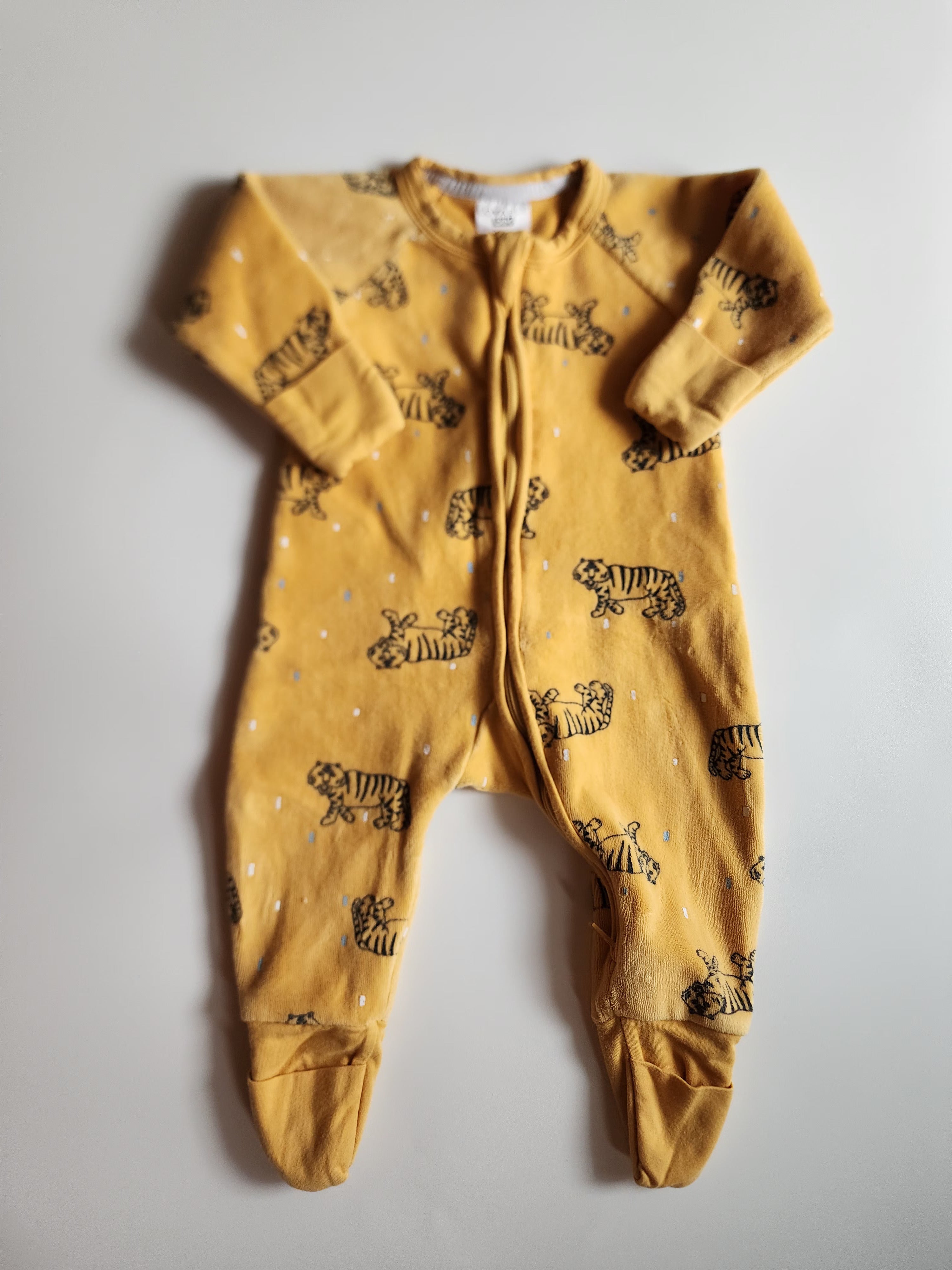 Lot 2 pyjamas DIM 9-12 mois – Très bon état