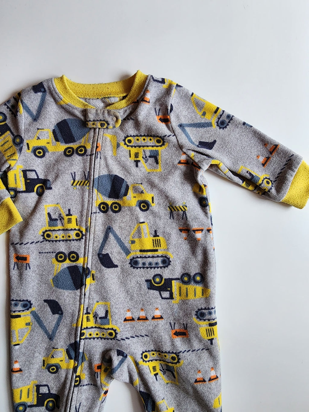Pyjama polaire Carter's  – 9 mois – Très bon état